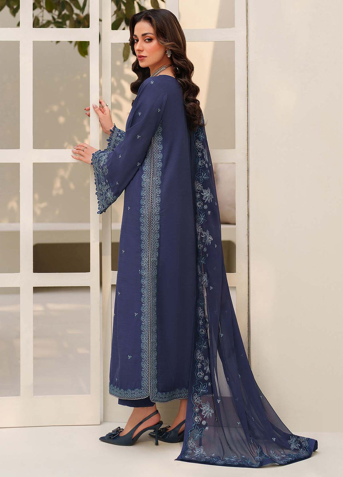 Tabeer By Zarif Embroidered Raw Silk 3 Piece Unstitched Suit ZF26TTSE D-ZE-TS-09 ANAABI Tabeer By Zarif Embroidered Raw Silk 3 Piece Unstitched Suit ZF26TTSE D-ZE-TS-09 ANAABI