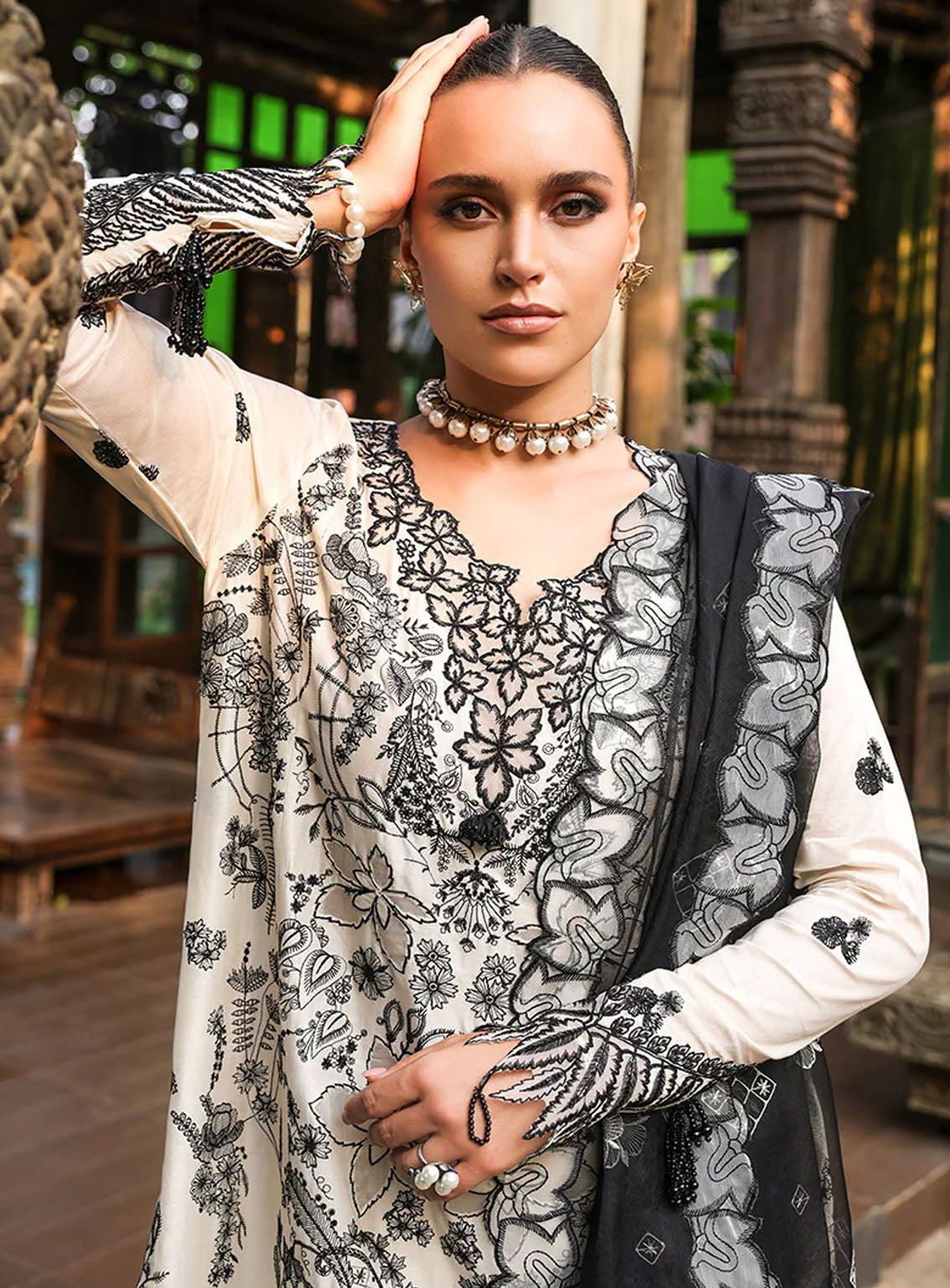 Tabeer Luxury Embroidered Lawn 3 Piece Unstitched Suit TBR24L D-01 Tabeer Luxury Embroidered Lawn 3 Piece Unstitched Suit TBR24L D-01