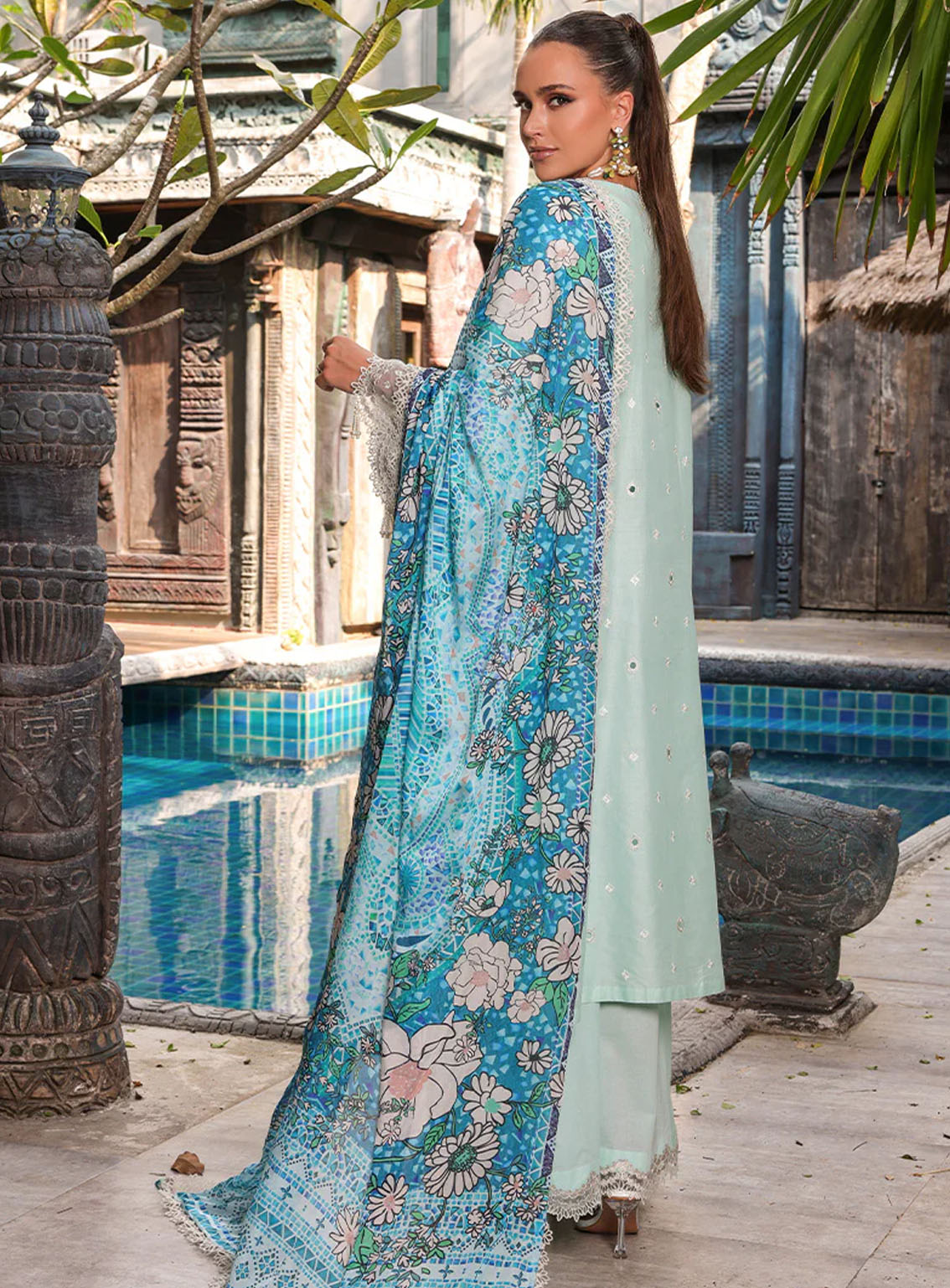 Tabeer Luxury Embroidered Lawn 3 Piece Unstitched Suit TBR24L D-02 Tabeer Luxury Embroidered Lawn 3 Piece Unstitched Suit TBR24L D-02