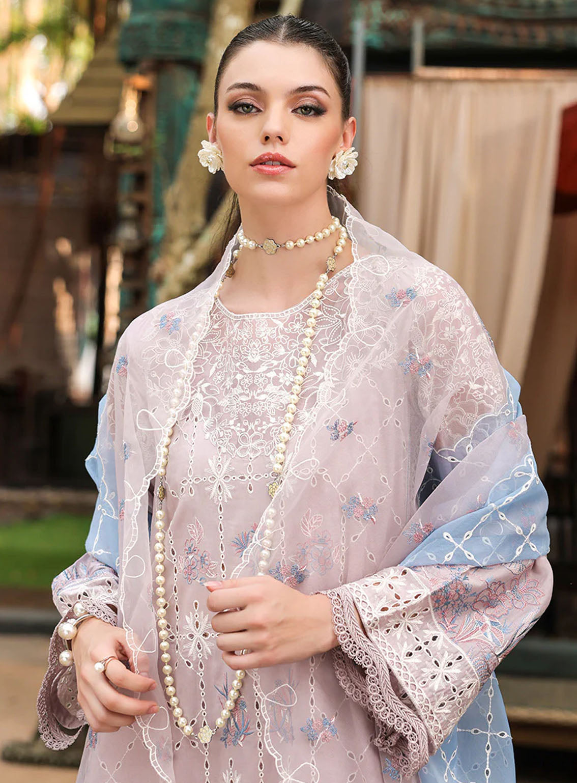 Tabeer Luxury Embroidered Lawn 3 Piece Unstitched Suit TBR24L D-03 Tabeer Luxury Embroidered Lawn 3 Piece Unstitched Suit TBR24L D-03