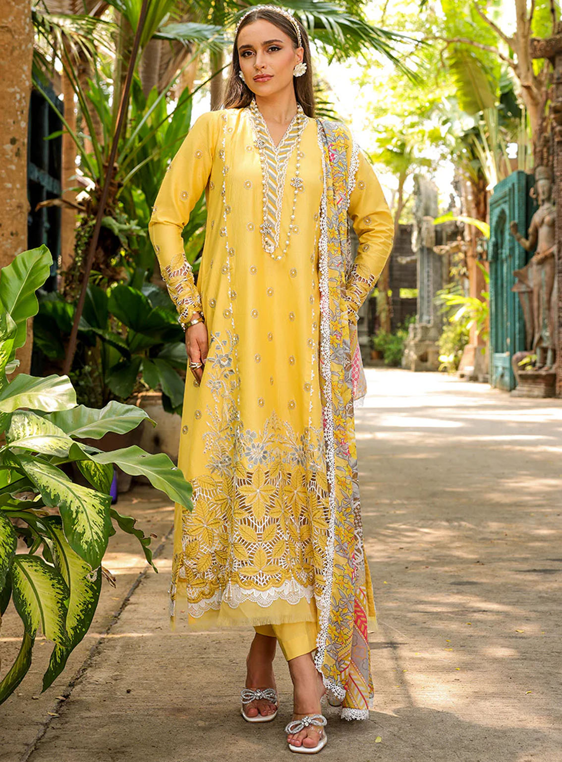 Tabeer Luxury Embroidered Lawn 3 Piece Unstitched Suit TBR24L D-06 Tabeer Luxury Embroidered Lawn 3 Piece Unstitched Suit TBR24L D-06