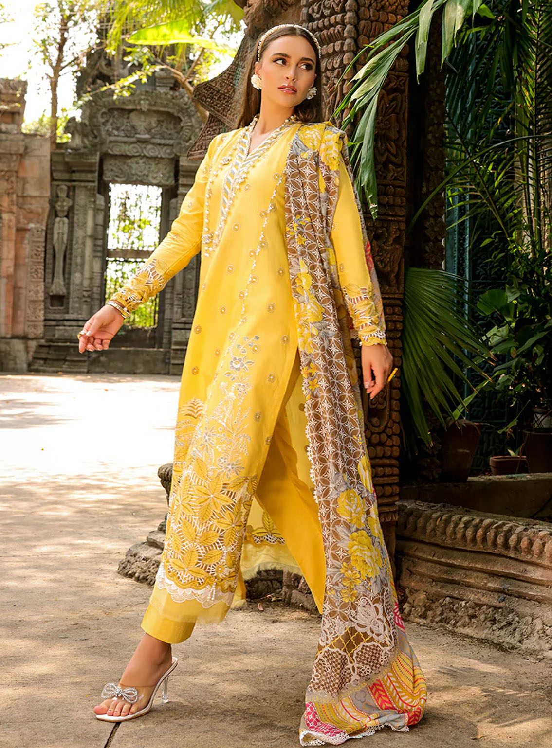 Tabeer Luxury Embroidered Lawn 3 Piece Unstitched Suit TBR24L D-06 Tabeer Luxury Embroidered Lawn 3 Piece Unstitched Suit TBR24L D-06