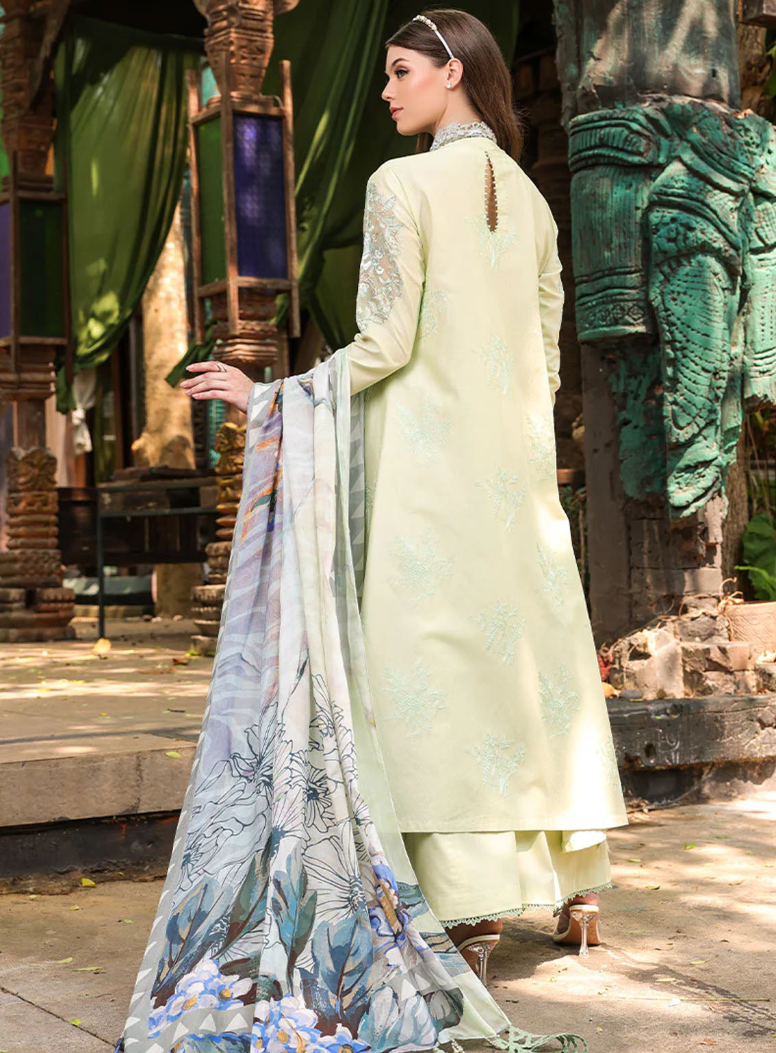 Tabeer Luxury Embroidered Lawn 3 Piece Unstitched Suit TBR24L D-07 Tabeer Luxury Embroidered Lawn 3 Piece Unstitched Suit TBR24L D-07