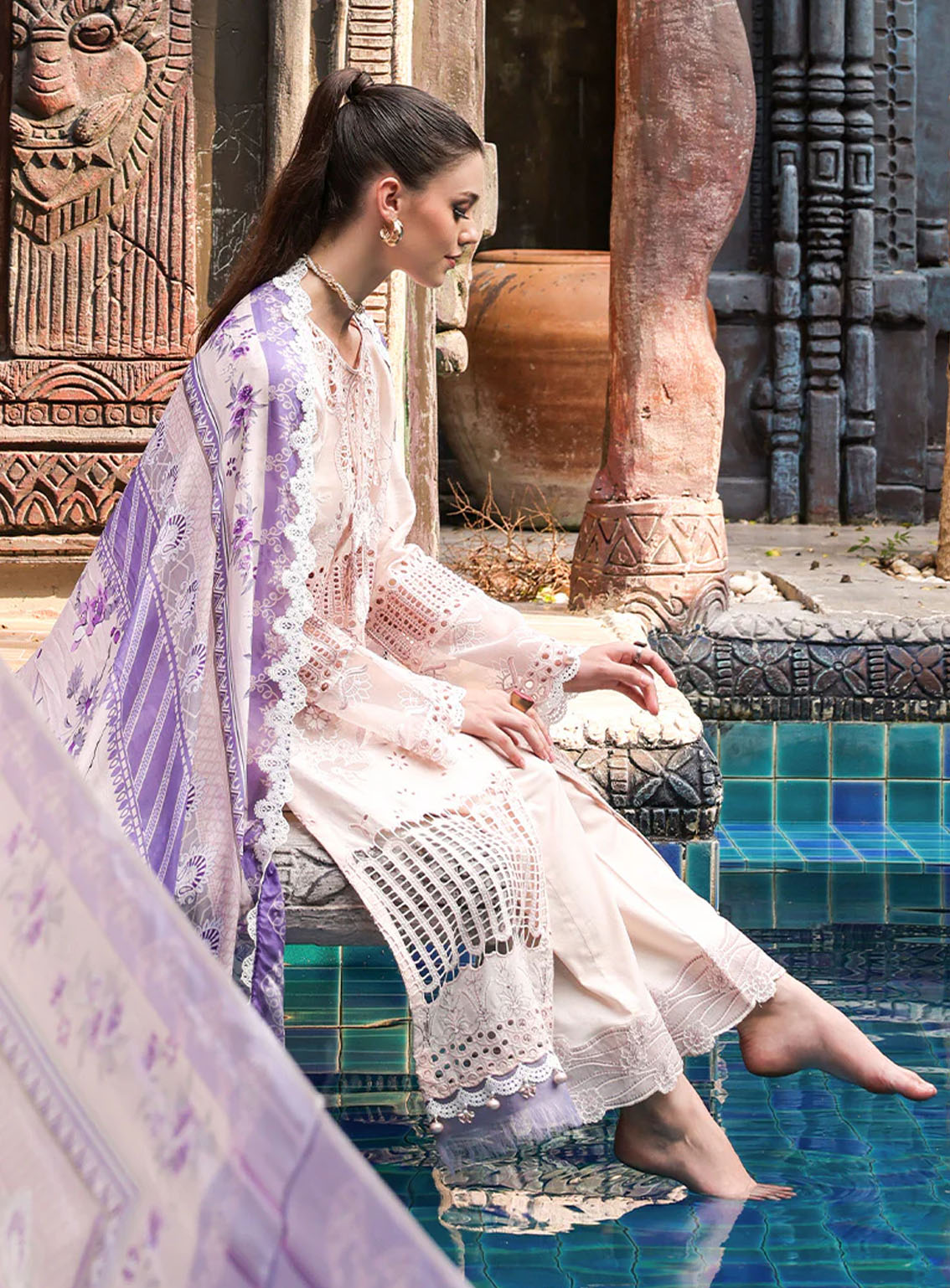 Tabeer Luxury Embroidered Lawn 3 Piece Unstitched Suit TBR24L D-08 Tabeer Luxury Embroidered Lawn 3 Piece Unstitched Suit TBR24L D-08
