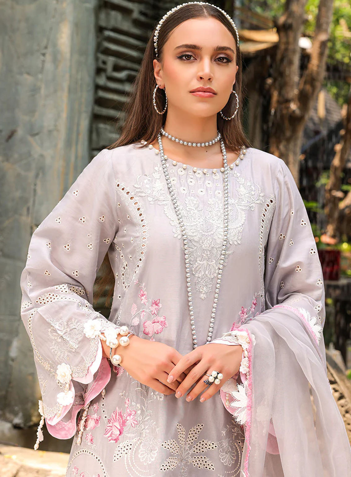 Tabeer Luxury Embroidered Lawn 3 Piece Unstitched Suit TBR24L D-09 Tabeer Luxury Embroidered Lawn 3 Piece Unstitched Suit TBR24L D-09