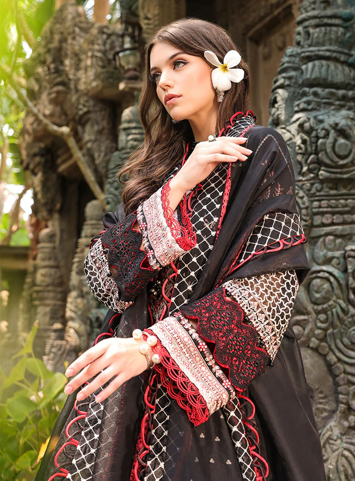 Tabeer Luxury Embroidered Lawn 3 Piece Unstitched Suit TBR24L D-10 Tabeer Luxury Embroidered Lawn 3 Piece Unstitched Suit TBR24L D-10