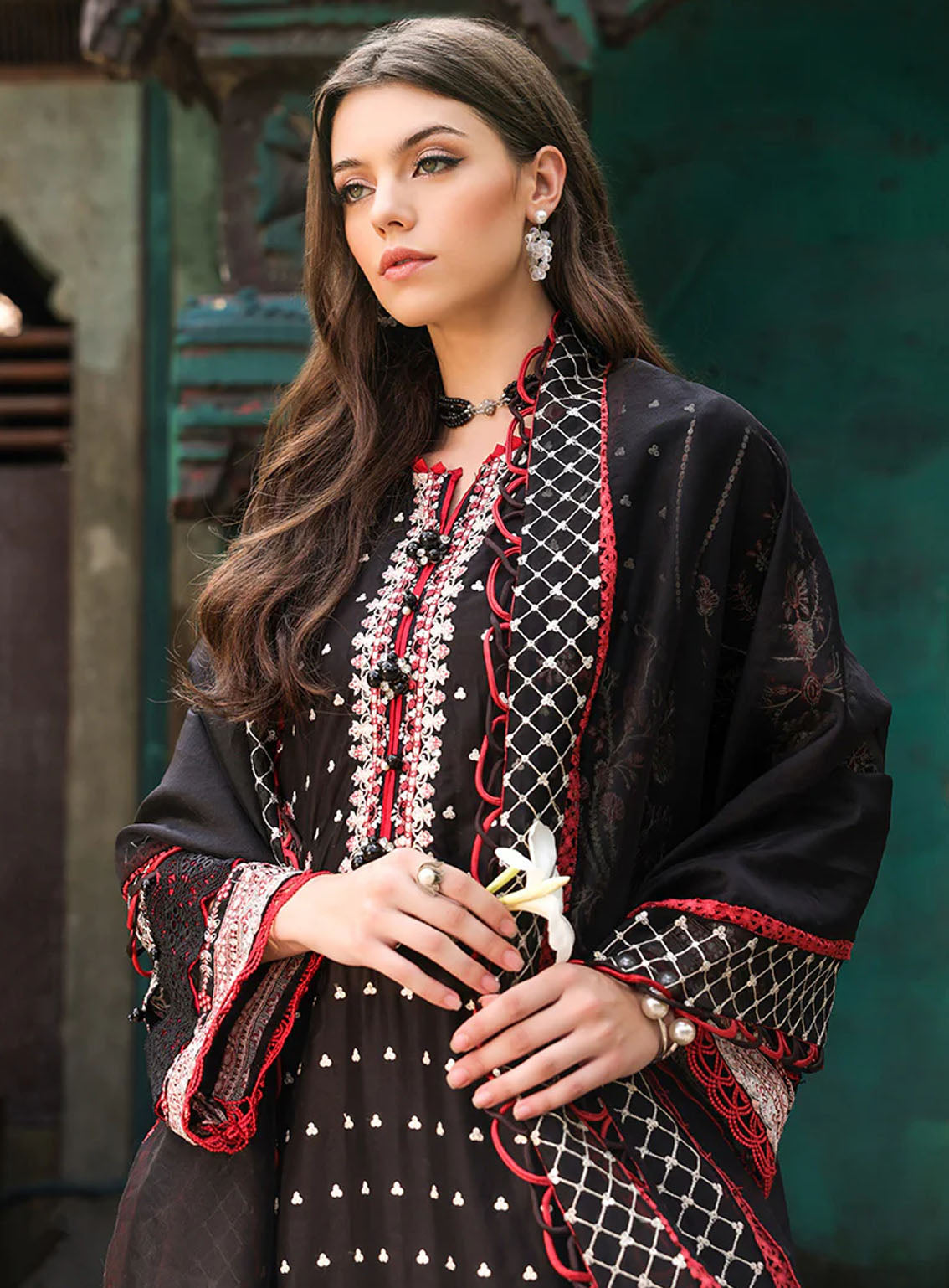 Tabeer Luxury Embroidered Lawn 3 Piece Unstitched Suit TBR24L D-10 Tabeer Luxury Embroidered Lawn 3 Piece Unstitched Suit TBR24L D-10