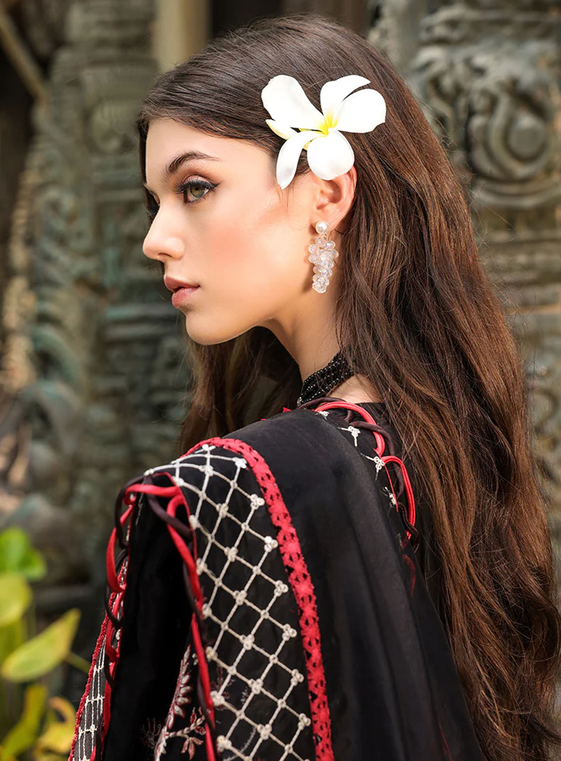 Tabeer Luxury Embroidered Lawn 3 Piece Unstitched Suit TBR24L D-10 Tabeer Luxury Embroidered Lawn 3 Piece Unstitched Suit TBR24L D-10