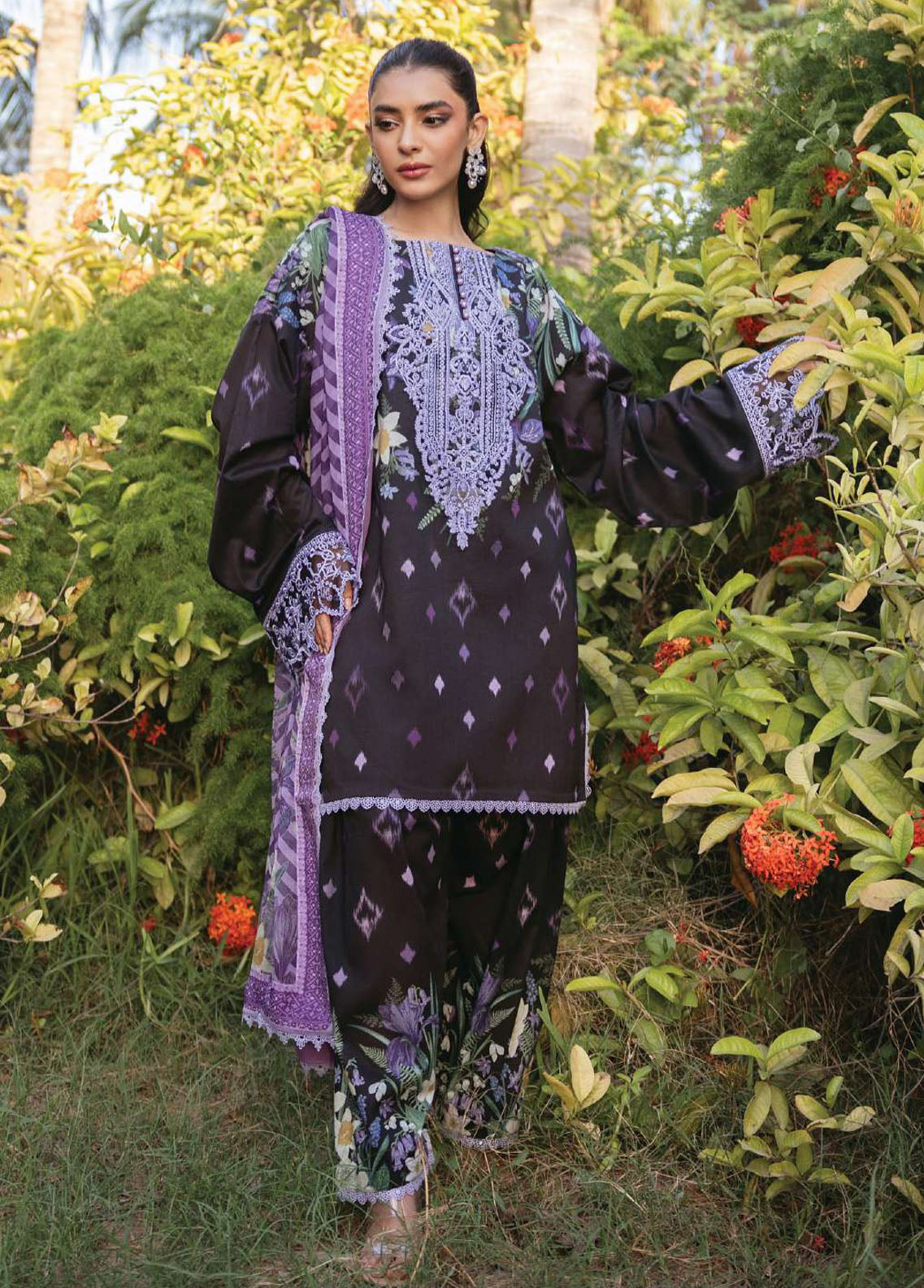 Tahra By Zainab Chottani Embroidered Lawn 3 Piece Unstitched Suit ZC24T 6B RAHA Tahra By Zainab Chottani Embroidered Lawn 3 Piece Unstitched Suit ZC24T 6B RAHA