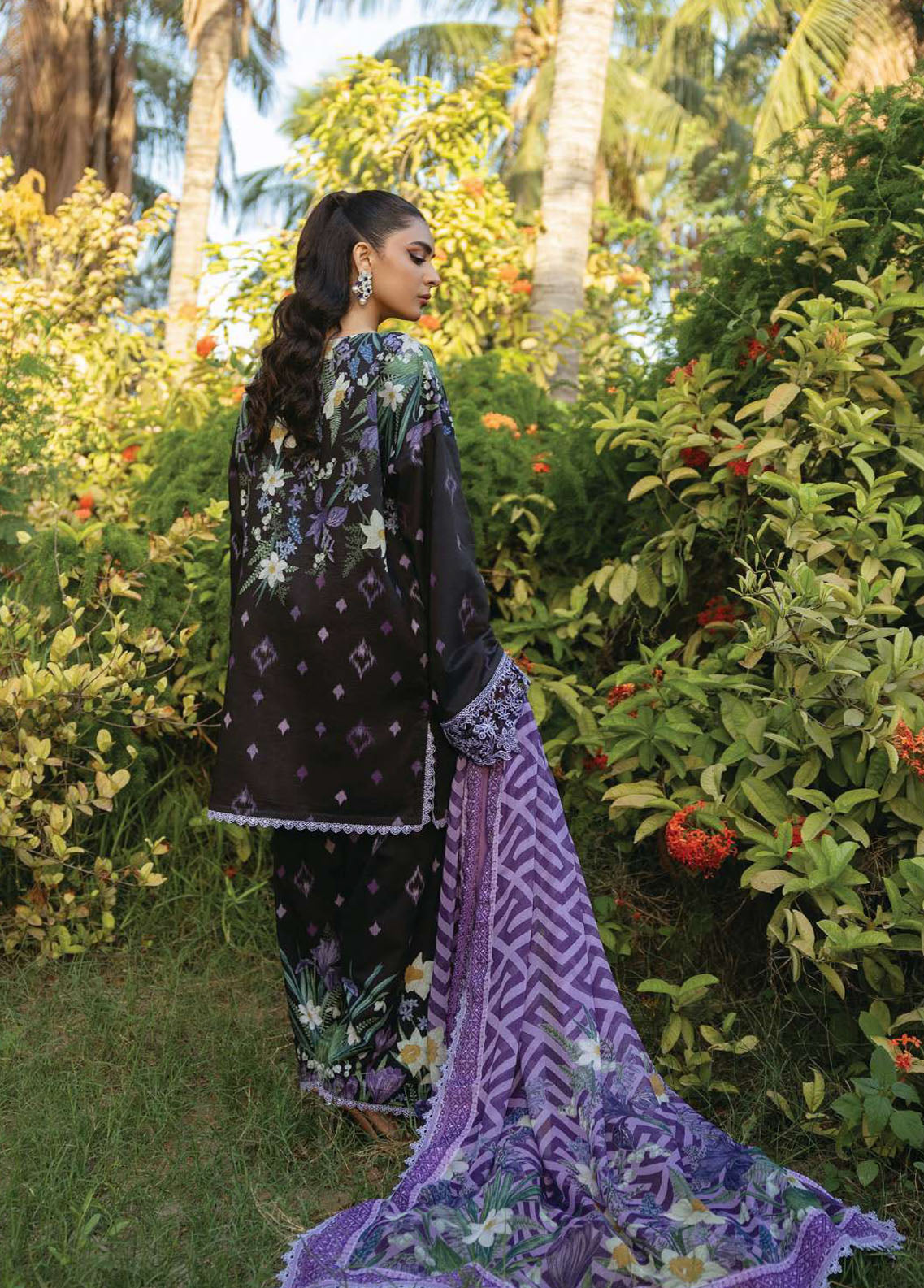Tahra By Zainab Chottani Embroidered Lawn 3 Piece Unstitched Suit ZC24T 6B RAHA Tahra By Zainab Chottani Embroidered Lawn 3 Piece Unstitched Suit ZC24T 6B RAHA