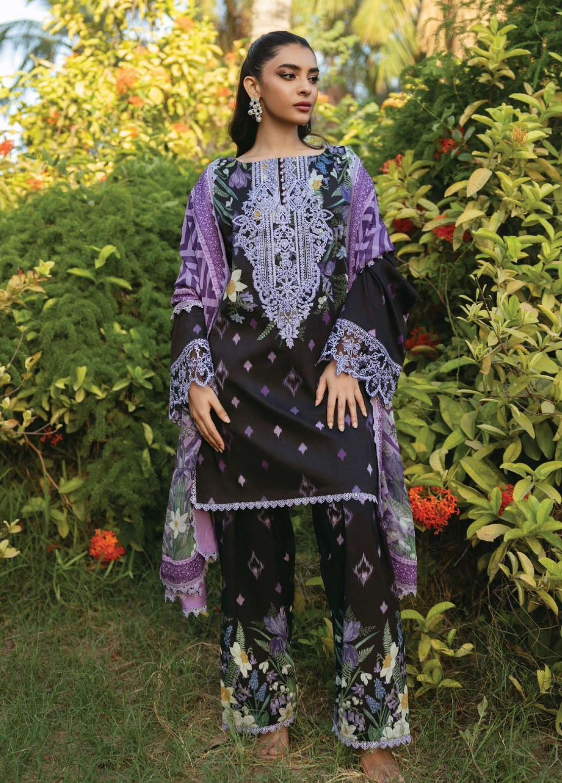 Tahra By Zainab Chottani Embroidered Lawn 3 Piece Unstitched Suit ZC24T 6B RAHA Tahra By Zainab Chottani Embroidered Lawn 3 Piece Unstitched Suit ZC24T 6B RAHA