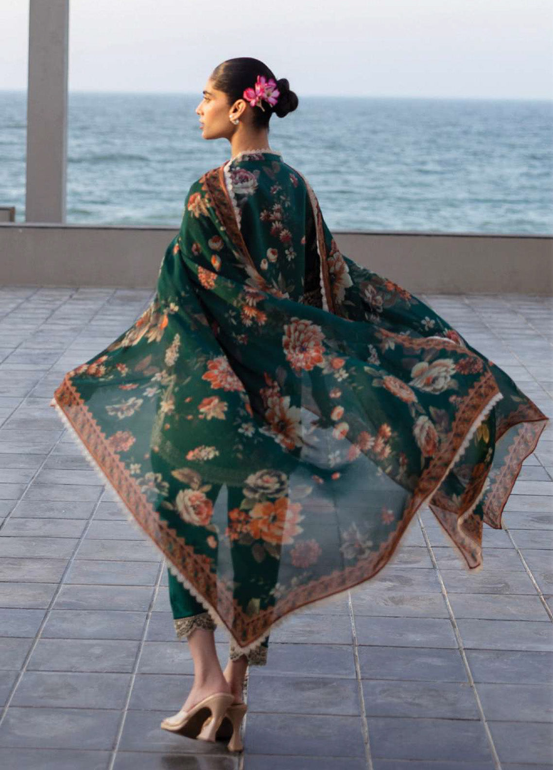 Tahra By Zainab Chottani Embroidered Lawn 3 Piece Unstitched Suit ZC25TL D-01 VELINA Tahra By Zainab Chottani Embroidered Lawn 3 Piece Unstitched Suit ZC25TL D-01 VELINA