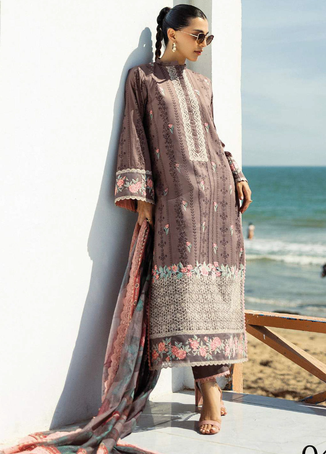 Tahra By Zainab Chottani Embroidered Lawn 3 Piece Unstitched Suit ZC25TL D-04 SAMAYRA Tahra By Zainab Chottani Embroidered Lawn 3 Piece Unstitched Suit ZC25TL D-04 SAMAYRA