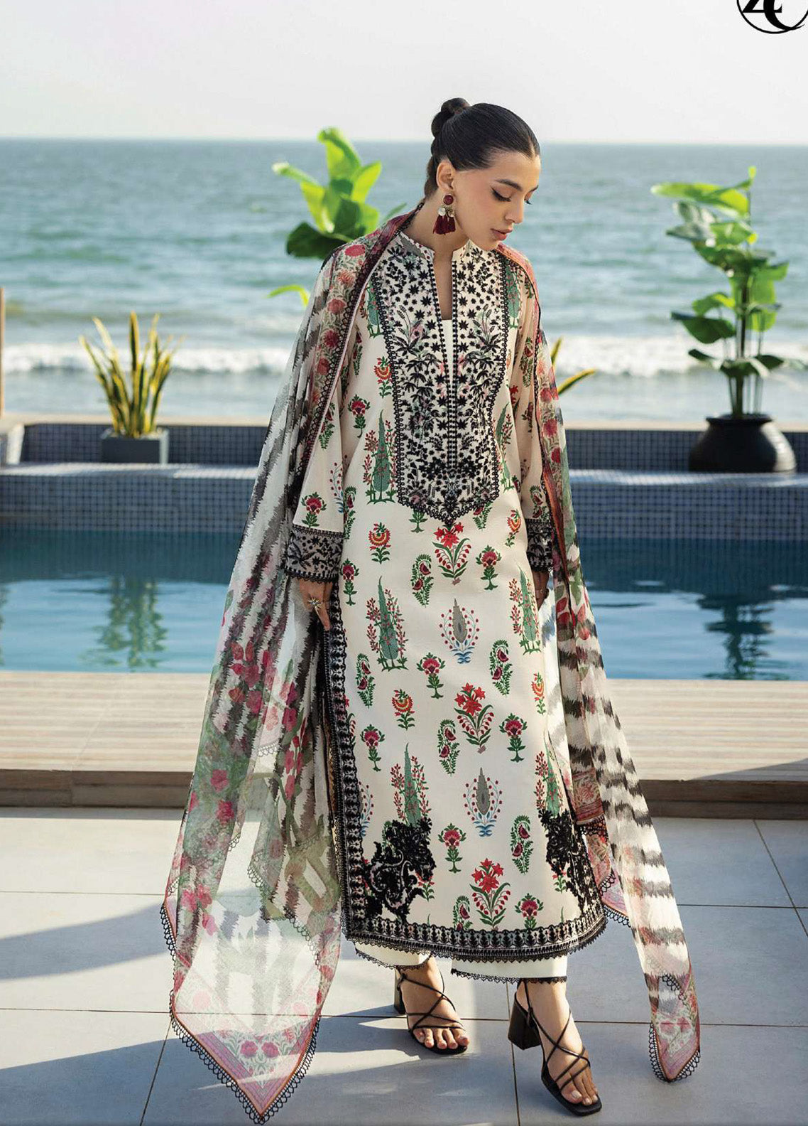 Tahra By Zainab Chottani Embroidered Lawn 3 Piece Unstitched Suit ZC25TL D-05 AZUREH Tahra By Zainab Chottani Embroidered Lawn 3 Piece Unstitched Suit ZC25TL D-05 AZUREH