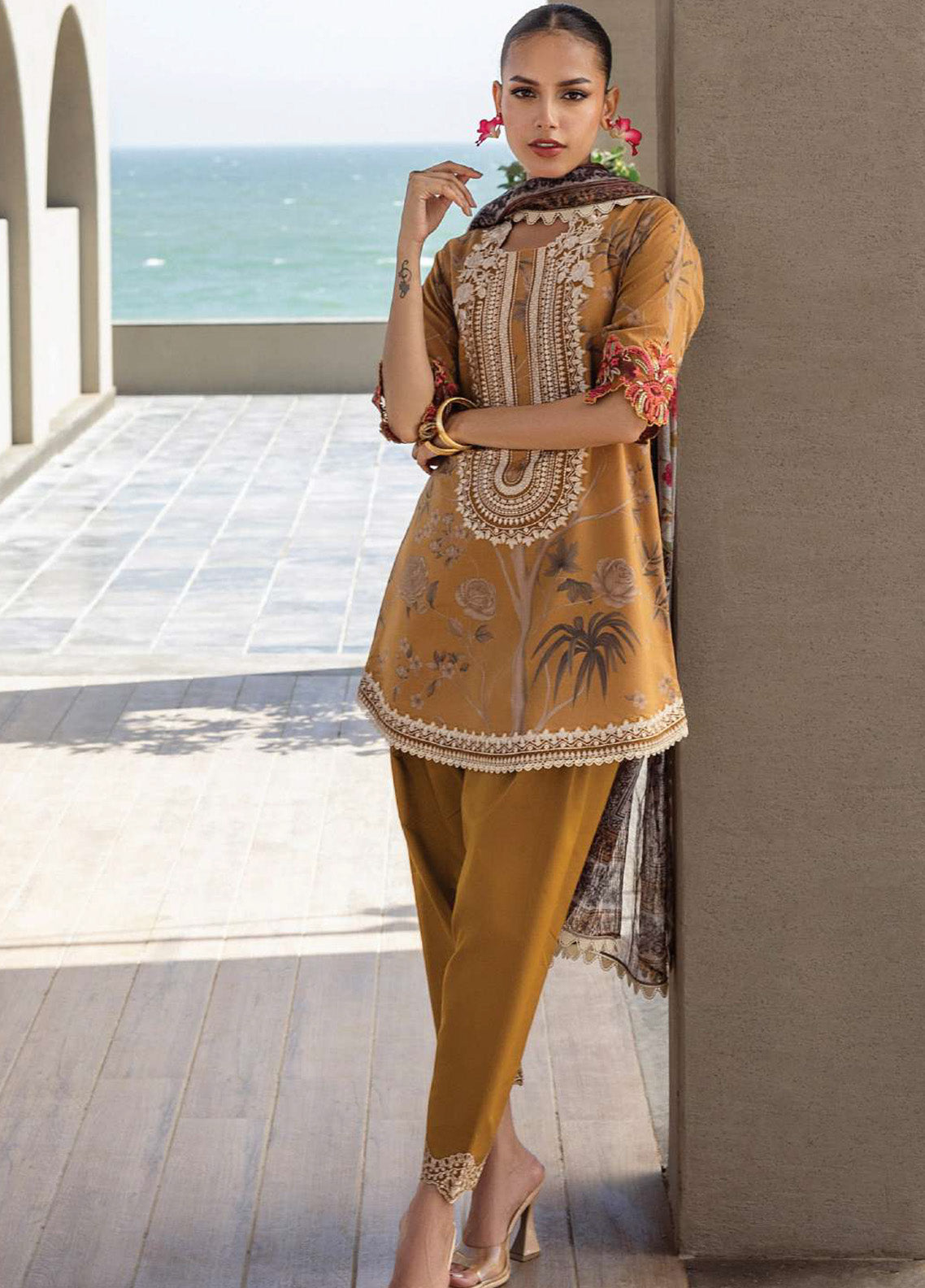 Tahra By Zainab Chottani Embroidered Lawn 3 Piece Unstitched Suit ZC25TL D-06 RAHMA Tahra By Zainab Chottani Embroidered Lawn 3 Piece Unstitched Suit ZC25TL D-06 RAHMA