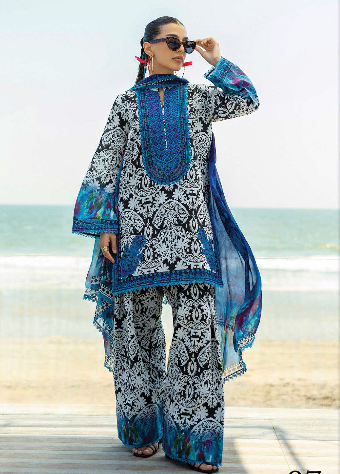 Tahra By Zainab Chottani Embroidered Lawn 3 Piece Unstitched Suit ZC25TL D-07 BELLA Tahra By Zainab Chottani Embroidered Lawn 3 Piece Unstitched Suit ZC25TL D-07 BELLA