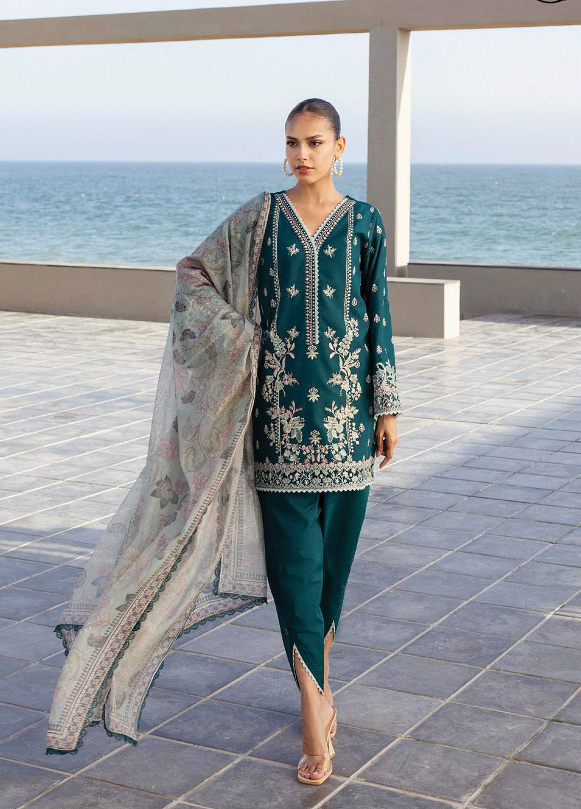Tahra By Zainab Chottani Embroidered Lawn 3 Piece Unstitched Suit ZC25TL D-08 MINA Tahra By Zainab Chottani Embroidered Lawn 3 Piece Unstitched Suit ZC25TL D-08 MINA