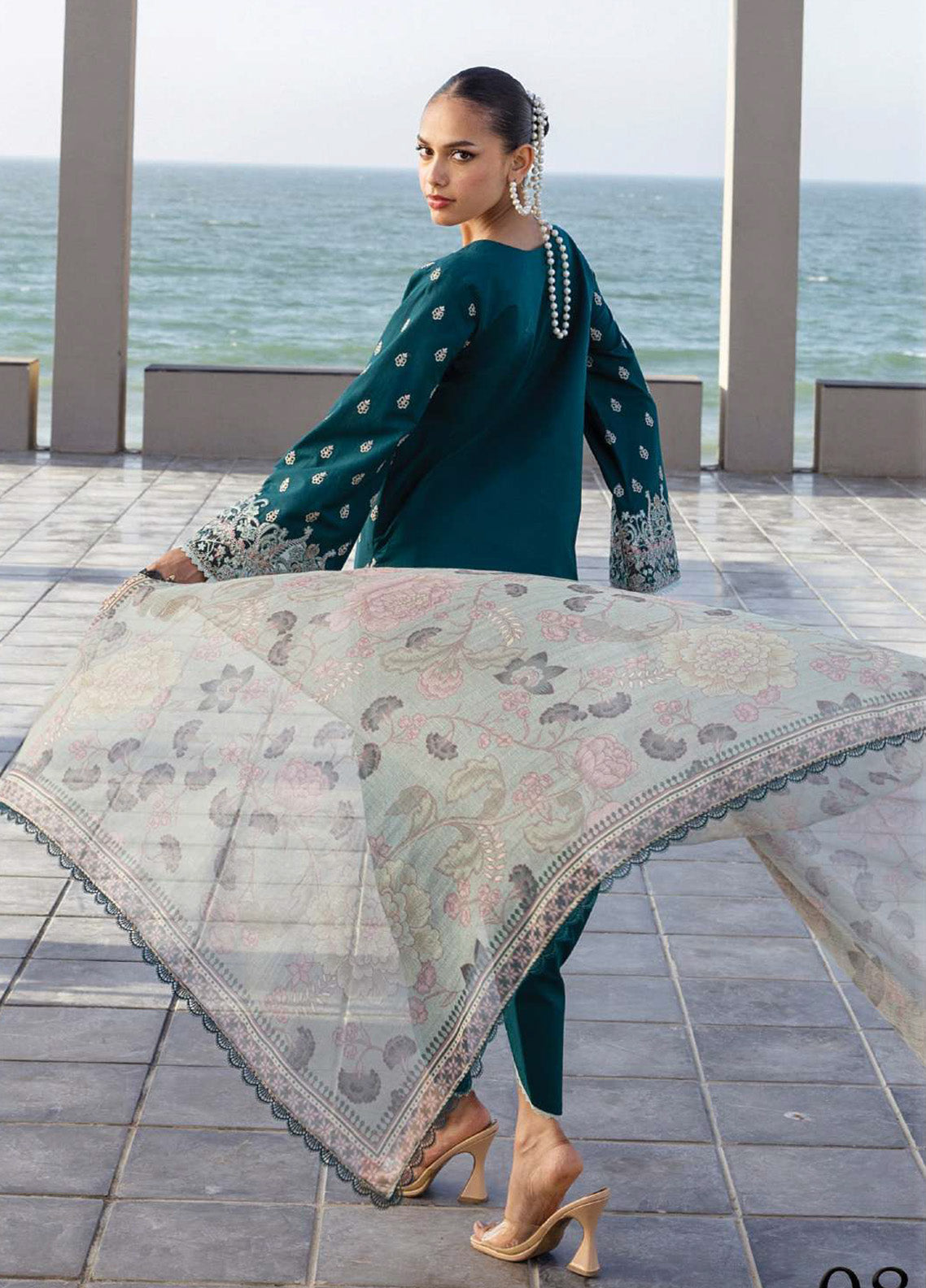 Tahra By Zainab Chottani Embroidered Lawn 3 Piece Unstitched Suit ZC25TL D-08 MINA Tahra By Zainab Chottani Embroidered Lawn 3 Piece Unstitched Suit ZC25TL D-08 MINA