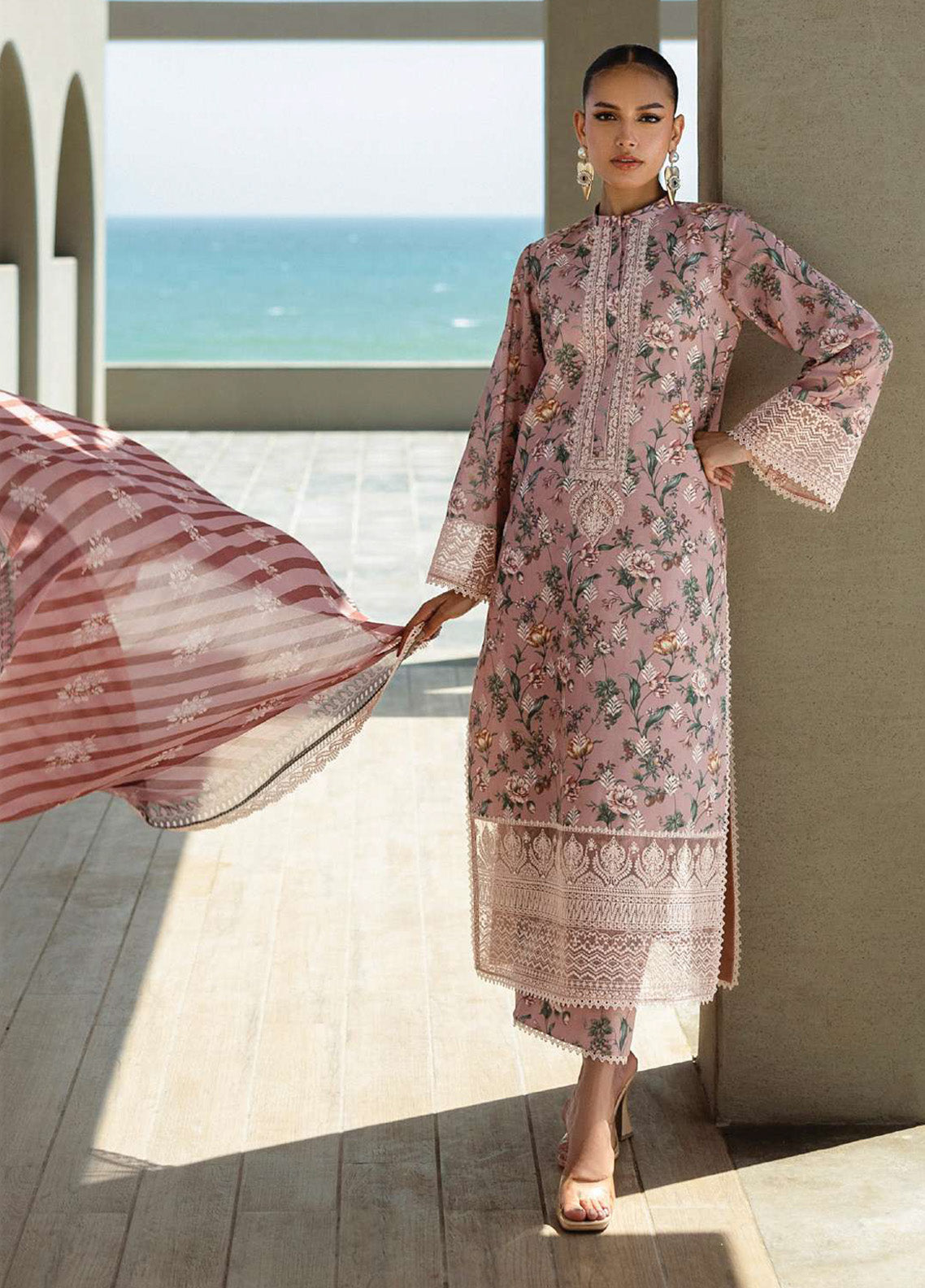 Tahra By Zainab Chottani Embroidered Lawn 3 Piece Unstitched Suit ZC25TL D-09 MARAYA Tahra By Zainab Chottani Embroidered Lawn 3 Piece Unstitched Suit ZC25TL D-09 MARAYA