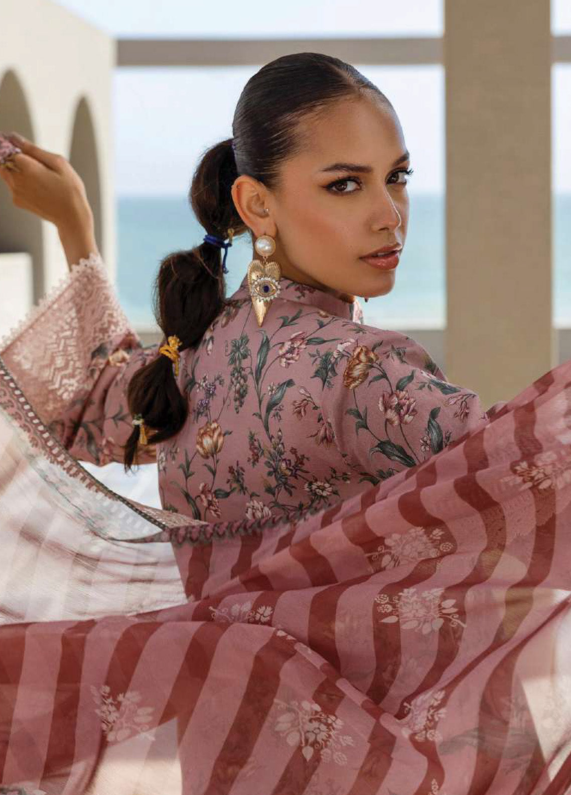 Tahra By Zainab Chottani Embroidered Lawn 3 Piece Unstitched Suit ZC25TL D-09 MARAYA Tahra By Zainab Chottani Embroidered Lawn 3 Piece Unstitched Suit ZC25TL D-09 MARAYA