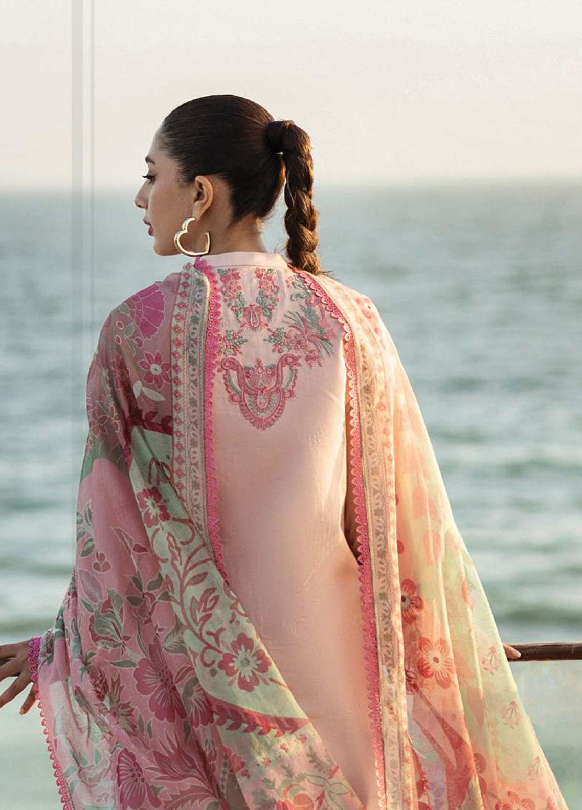 Tahra By Zainab Chottani Embroidered Lawn 3 Piece Unstitched Suit ZC25TL D-13 KAIRA Tahra By Zainab Chottani Embroidered Lawn 3 Piece Unstitched Suit ZC25TL D-13 KAIRA