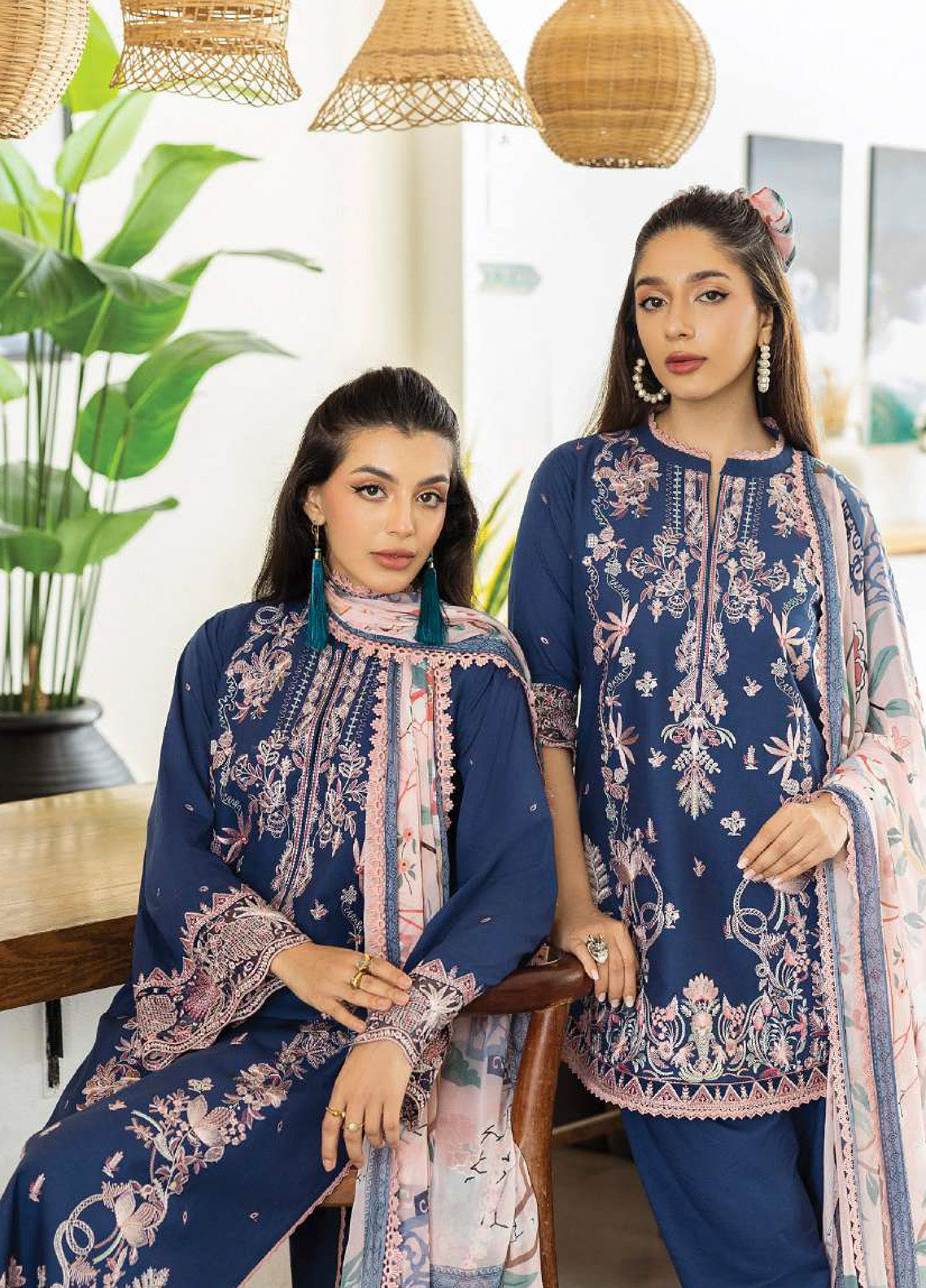 Tahra By Zainab Chottani Embroidered Lawn 3 Piece Unstitched Suit ZC25TL D-14 ELISA Tahra By Zainab Chottani Embroidered Lawn 3 Piece Unstitched Suit ZC25TL D-14 ELISA