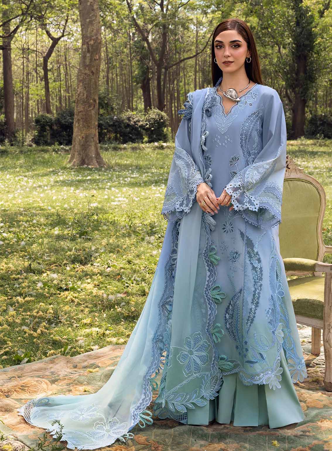 Tasawar By Crimson Embroidered Lawn 3 Piece Unstitched Suit CSS25TLL D-1A ALL THINGS OMBRE Tasawar By Crimson Embroidered Lawn 3 Piece Unstitched Suit CSS25TLL D-1A ALL THINGS OMBRE