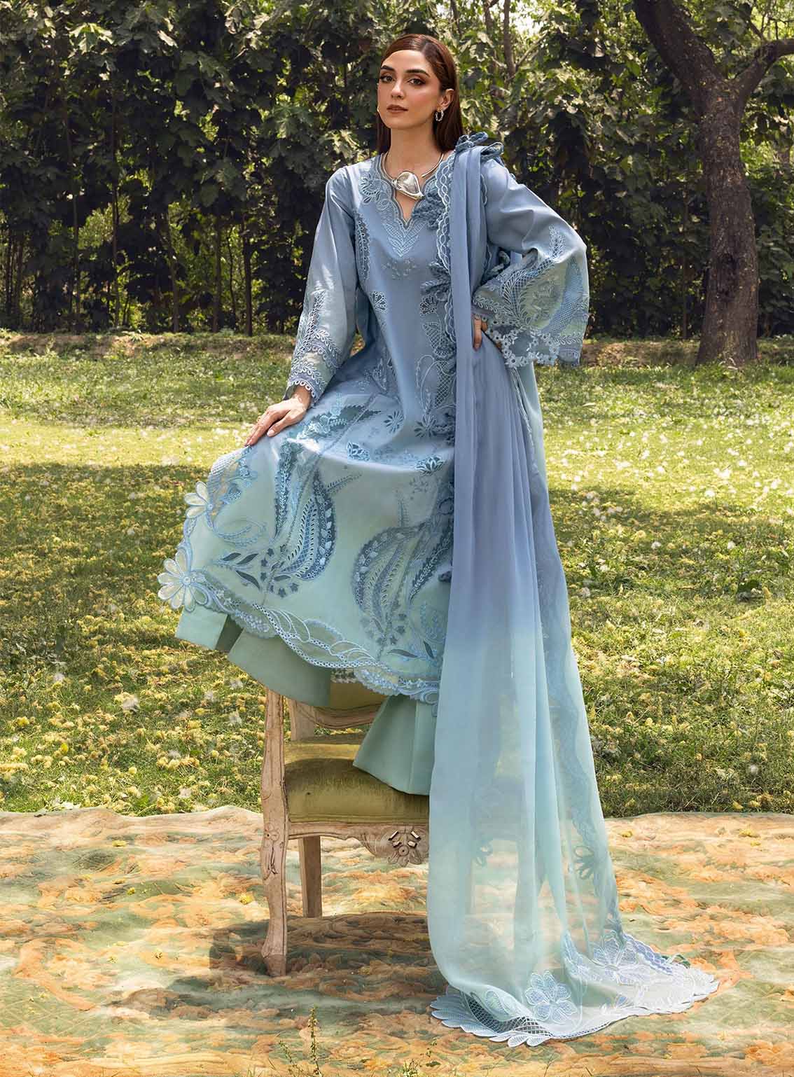 Tasawar By Crimson Embroidered Lawn 3 Piece Unstitched Suit CSS25TLL D-1A ALL THINGS OMBRE Tasawar By Crimson Embroidered Lawn 3 Piece Unstitched Suit CSS25TLL D-1A ALL THINGS OMBRE