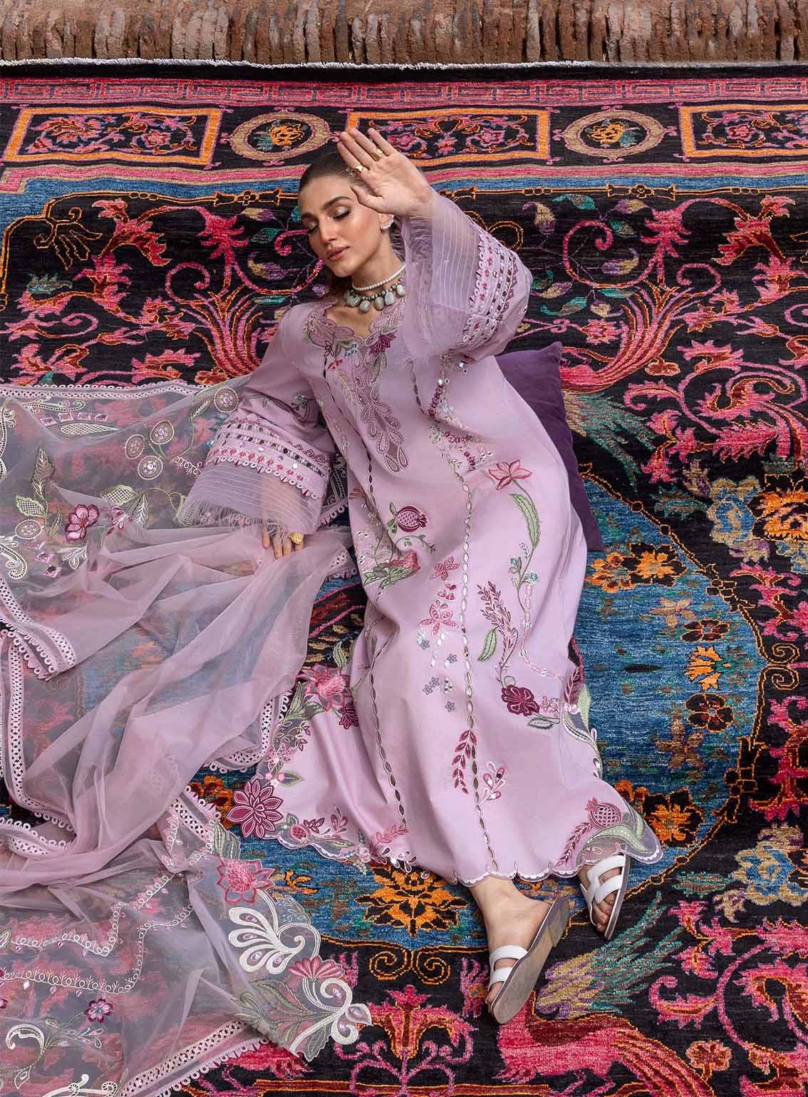 Tasawar By Crimson Embroidered Lawn 3 Piece Unstitched Suit CSS25TLL D-3B MIRROR GARDEN Tasawar By Crimson Embroidered Lawn 3 Piece Unstitched Suit CSS25TLL D-3B MIRROR GARDEN
