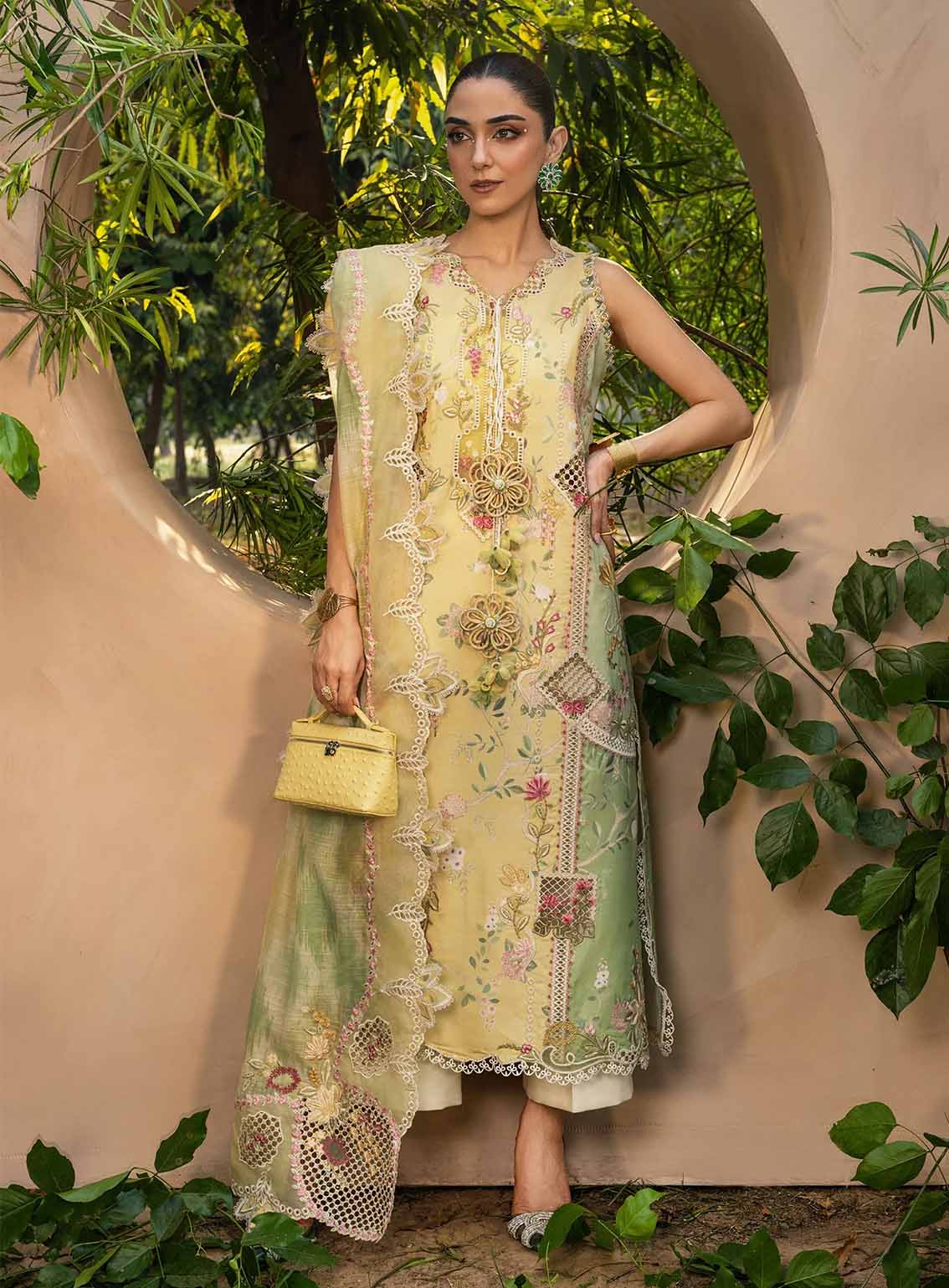 Tasawar By Crimson Embroidered Lawn 3 Piece Unstitched Suit CSS25TLL D-4A BONJOUR AND BLOOM Tasawar By Crimson Embroidered Lawn 3 Piece Unstitched Suit CSS25TLL D-4A BONJOUR AND BLOOM
