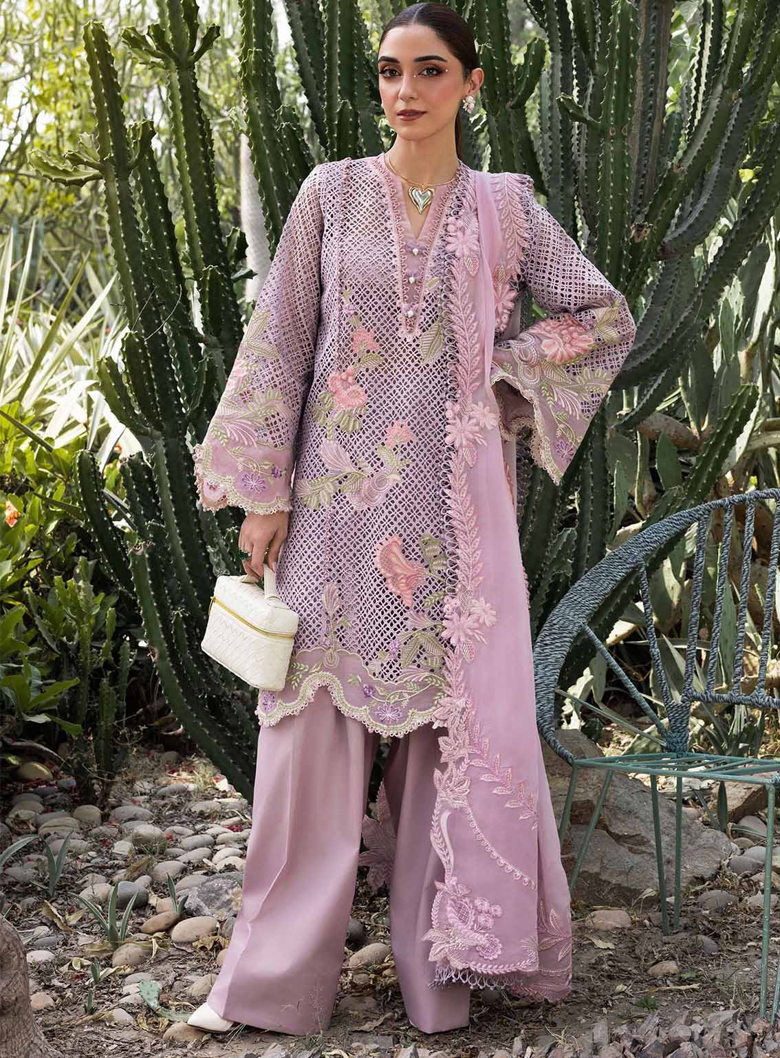 Tasawar By Crimson Embroidered Lawn 3 Piece Unstitched Suit CSS25TLL D-6B ONE TRUE LOVE Tasawar By Crimson Embroidered Lawn 3 Piece Unstitched Suit CSS25TLL D-6B ONE TRUE LOVE