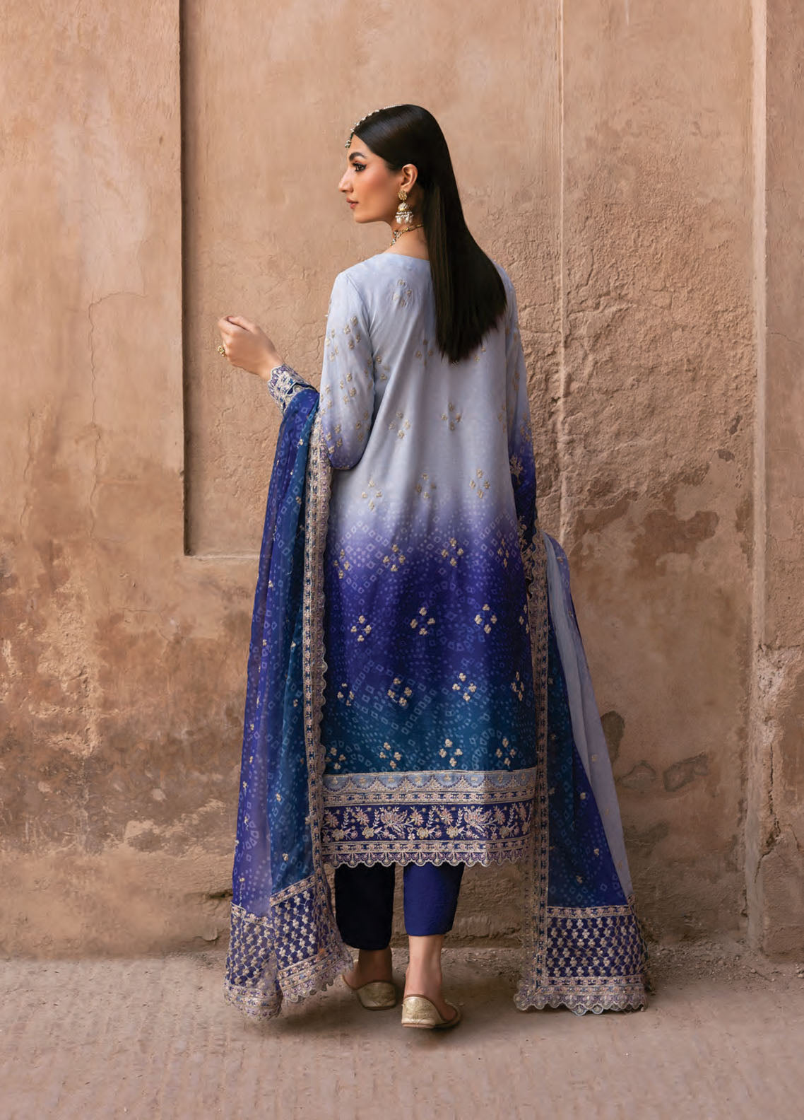 The Empress By Emaan Adeel Embroidered Chiffon 3 Piece Unstitched Suit EA25TEFW D-AUREVIA The Empress By Emaan Adeel Embroidered Chiffon 3 Piece Unstitched Suit EA25TEFW D-AUREVIA