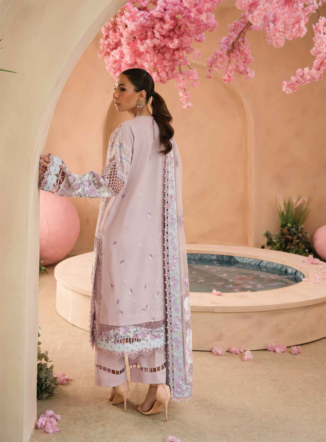 The Painted Garden By Afrozeh Embroidered Lawn 3 Piece Unstitched Suit AF24PG D-09 HONEYSUCKLE The Painted Garden By Afrozeh Embroidered Lawn 3 Piece Unstitched Suit AF24PG D-09 HONEYSUCKLE