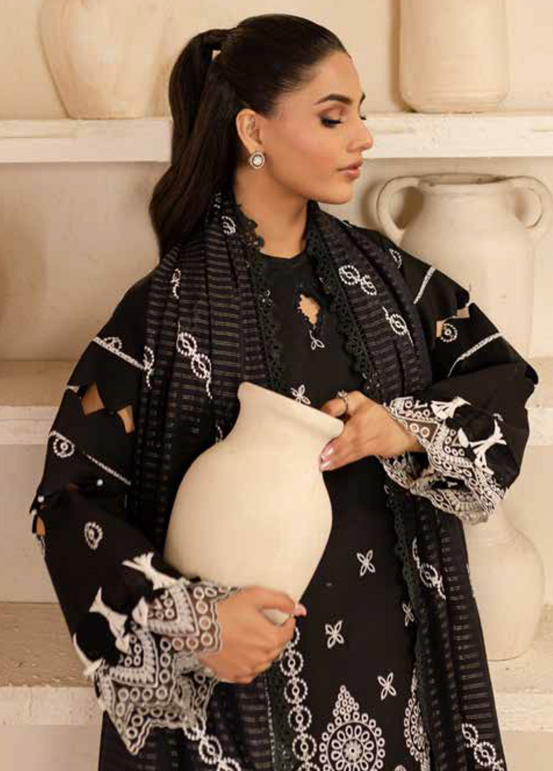 The Summer Garden By Parishay Embroidered Lawn 3 Piece Unstitched Suit PR25TSG D-SG-01 The Summer Garden By Parishay Embroidered Lawn 3 Piece Unstitched Suit PR25TSG D-SG-01