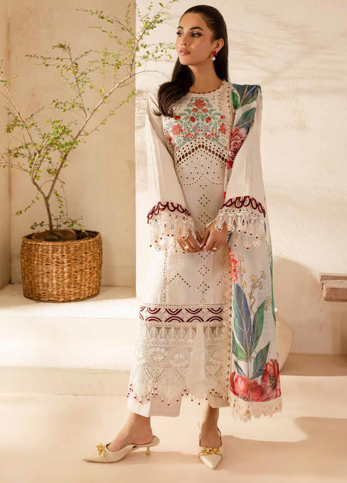 The Summer Garden By Parishay Embroidered Lawn 3 Piece Unstitched Suit PR25TSG D-SG-06 The Summer Garden By Parishay Embroidered Lawn 3 Piece Unstitched Suit PR25TSG D-SG-06