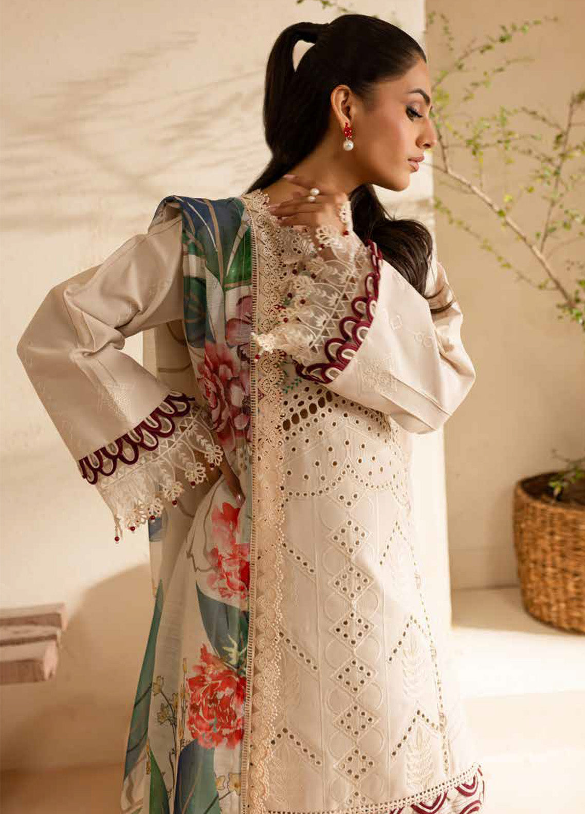 The Summer Garden By Parishay Embroidered Lawn 3 Piece Unstitched Suit PR25TSG D-SG-06 The Summer Garden By Parishay Embroidered Lawn 3 Piece Unstitched Suit PR25TSG D-SG-06
