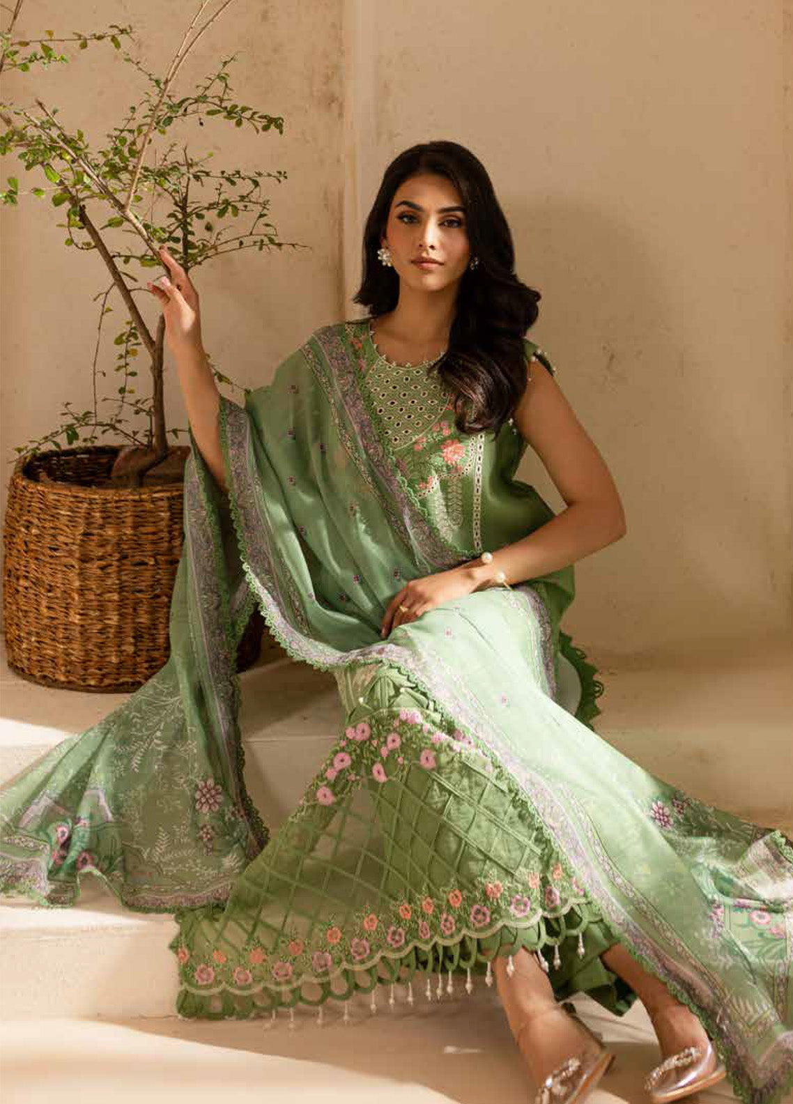 The Summer Garden By Parishay Embroidered Lawn 3 Piece Unstitched Suit PR25TSG D-SG-09 The Summer Garden By Parishay Embroidered Lawn 3 Piece Unstitched Suit PR25TSG D-SG-09