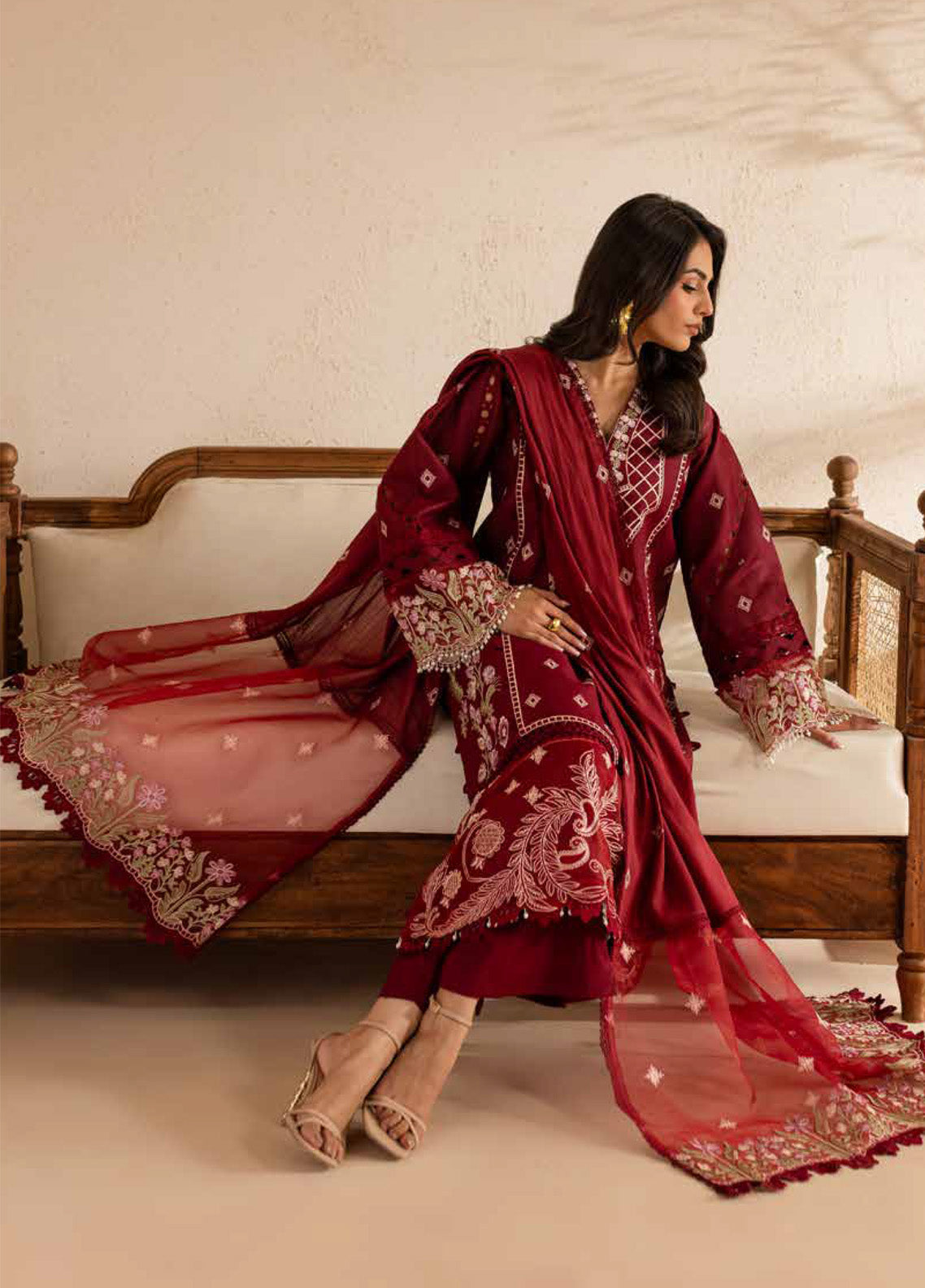 The Summer Garden By Parishay Embroidered Lawn 3 Piece Unstitched Suit PR25TSG D-SG-12 The Summer Garden By Parishay Embroidered Lawn 3 Piece Unstitched Suit PR25TSG D-SG-12