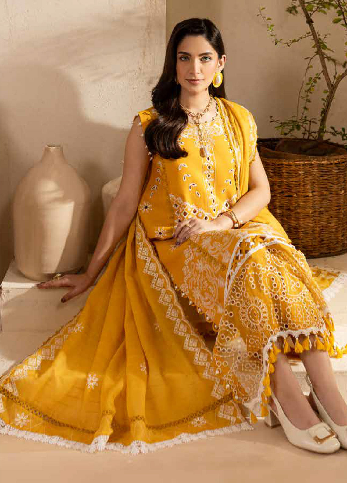 The Summer Garden By Parishay Embroidered Lawn 3 Piece Unstitched Suit PR25TSG D-SG-13 The Summer Garden By Parishay Embroidered Lawn 3 Piece Unstitched Suit PR25TSG D-SG-13