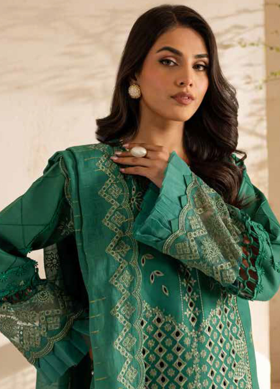 The Summer Garden By Parishay Embroidered Lawn 3 Piece Unstitched Suit PR25TSG D-SG-14 The Summer Garden By Parishay Embroidered Lawn 3 Piece Unstitched Suit PR25TSG D-SG-14