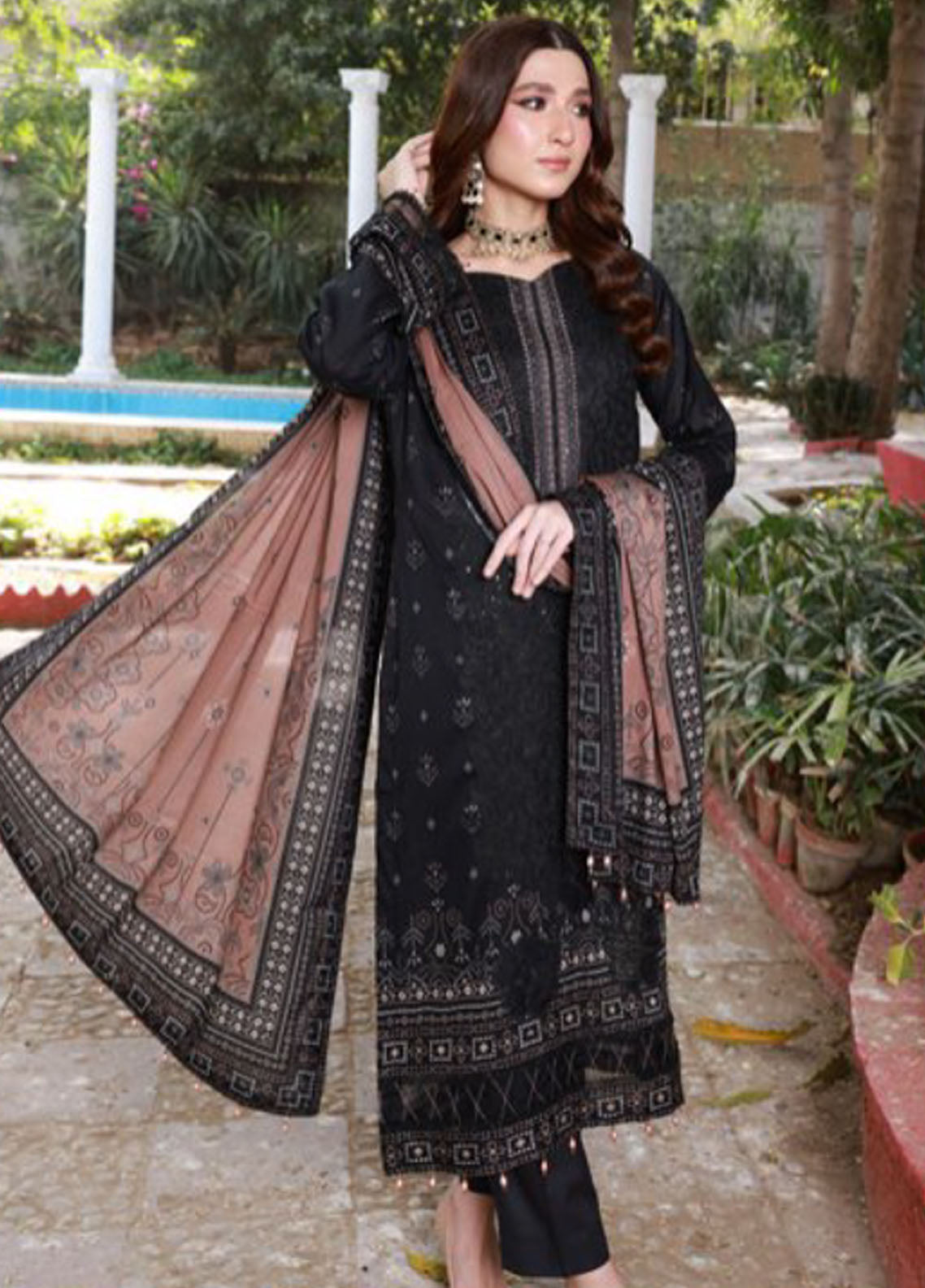 Thread Kari By Schick Embroidered Lawn 3 Piece Unstitched Suit SDH24TKEL D-01 Thread Kari By Schick Embroidered Lawn 3 Piece Unstitched Suit SDH24TKEL D-01