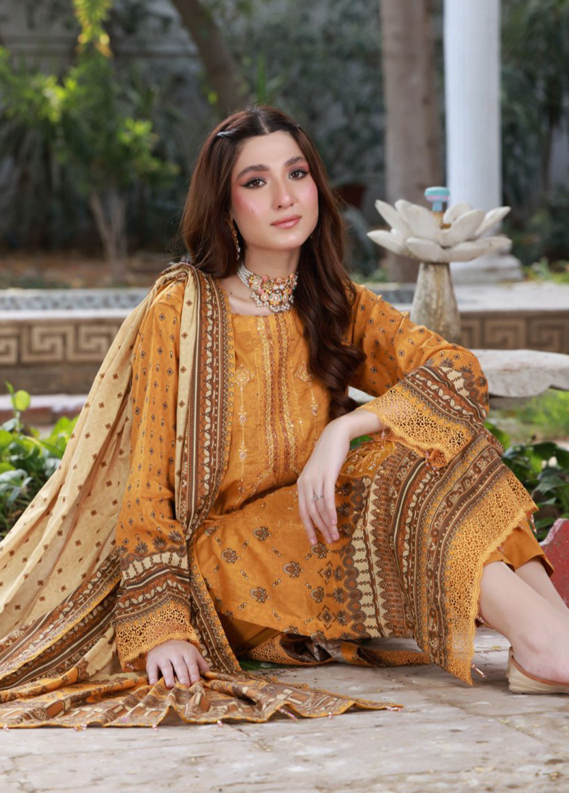 Thread Kari By Schick Embroidered Lawn 3 Piece Unstitched Suit SDH24TKEL D-04 Thread Kari By Schick Embroidered Lawn 3 Piece Unstitched Suit SDH24TKEL D-04