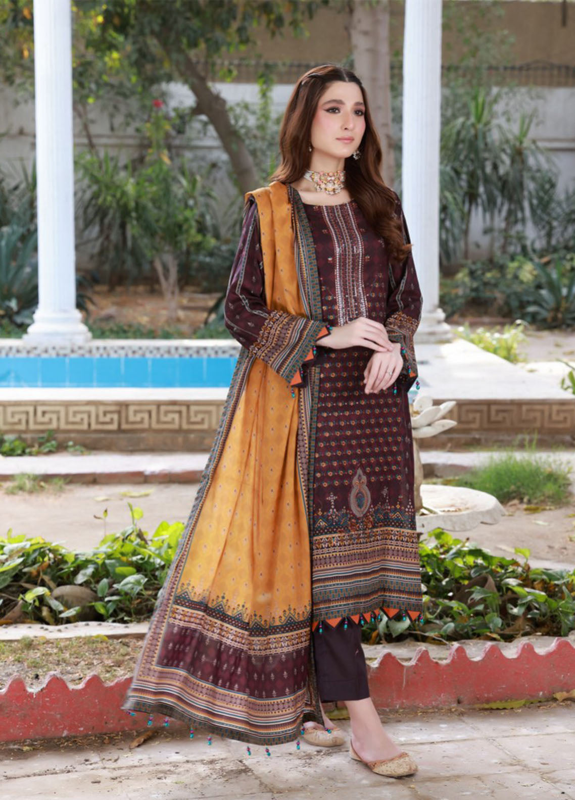 Thread Kari By Schick Embroidered Lawn 3 Piece Unstitched Suit SDH24TKEL D-05 Thread Kari By Schick Embroidered Lawn 3 Piece Unstitched Suit SDH24TKEL D-05