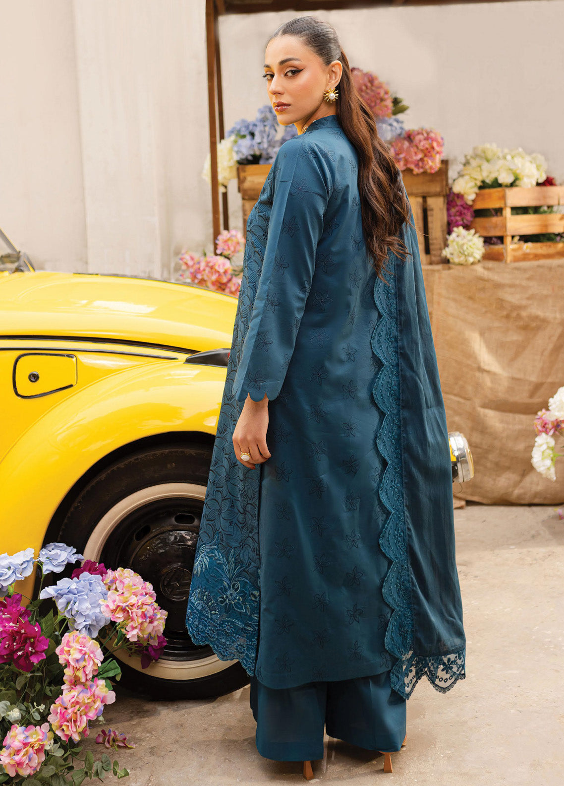 Twilight By Mahnur Embroidered Lawn 3 Piece Unstitched Suit MN25TL D-02A CIARA Twilight By Mahnur Embroidered Lawn 3 Piece Unstitched Suit MN25TL D-02A CIARA