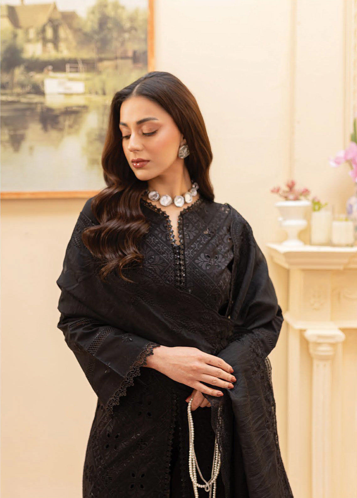 Twilight By Mahnur Embroidered Lawn 3 Piece Unstitched Suit MN25TL D-05A OBSIDIA Twilight By Mahnur Embroidered Lawn 3 Piece Unstitched Suit MN25TL D-05A OBSIDIA