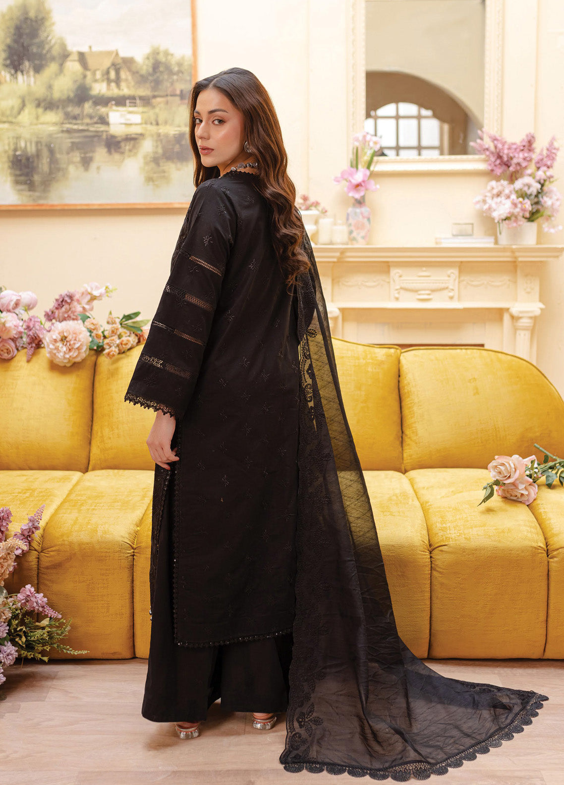 Twilight By Mahnur Embroidered Lawn 3 Piece Unstitched Suit MN25TL D-05A OBSIDIA Twilight By Mahnur Embroidered Lawn 3 Piece Unstitched Suit MN25TL D-05A OBSIDIA