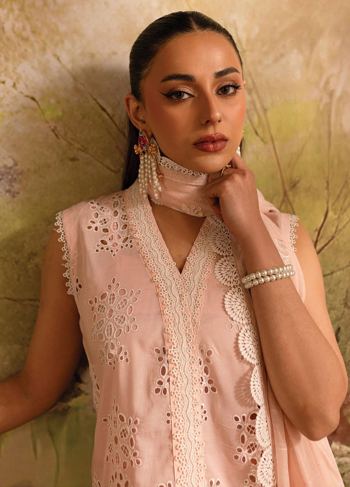 Twilight By Mahnur Embroidered Lawn 3 Piece Unstitched Suit MN25TL D-06B AYSEL Twilight By Mahnur Embroidered Lawn 3 Piece Unstitched Suit MN25TL D-06B AYSEL