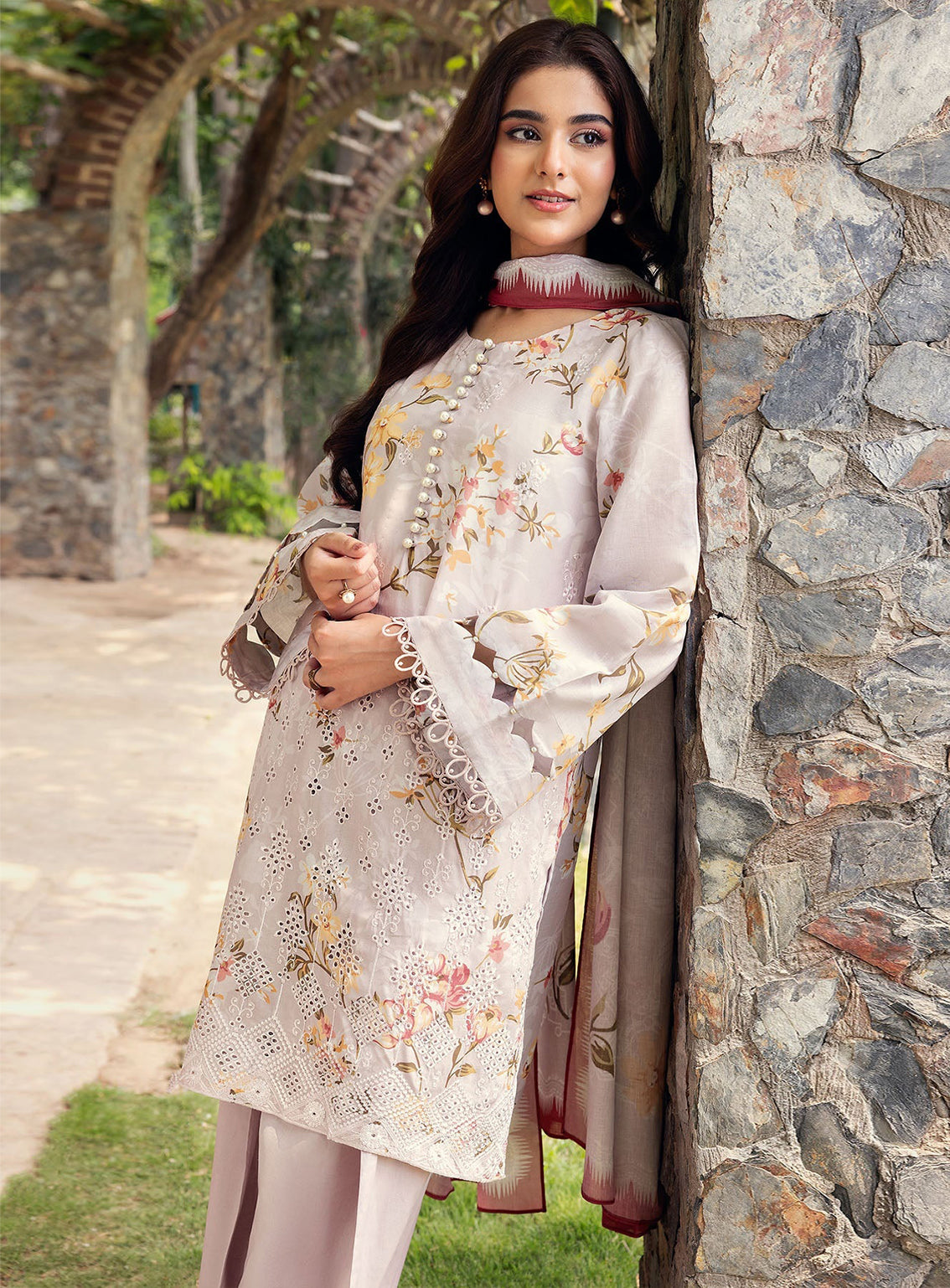 Umang By Motifz Luxury Embroidered Lawn 3 Piece Unstitched Suit MT25ULL D-5569 VOILET Umang By Motifz Luxury Embroidered Lawn 3 Piece Unstitched Suit MT25ULL D-5569 VOILET