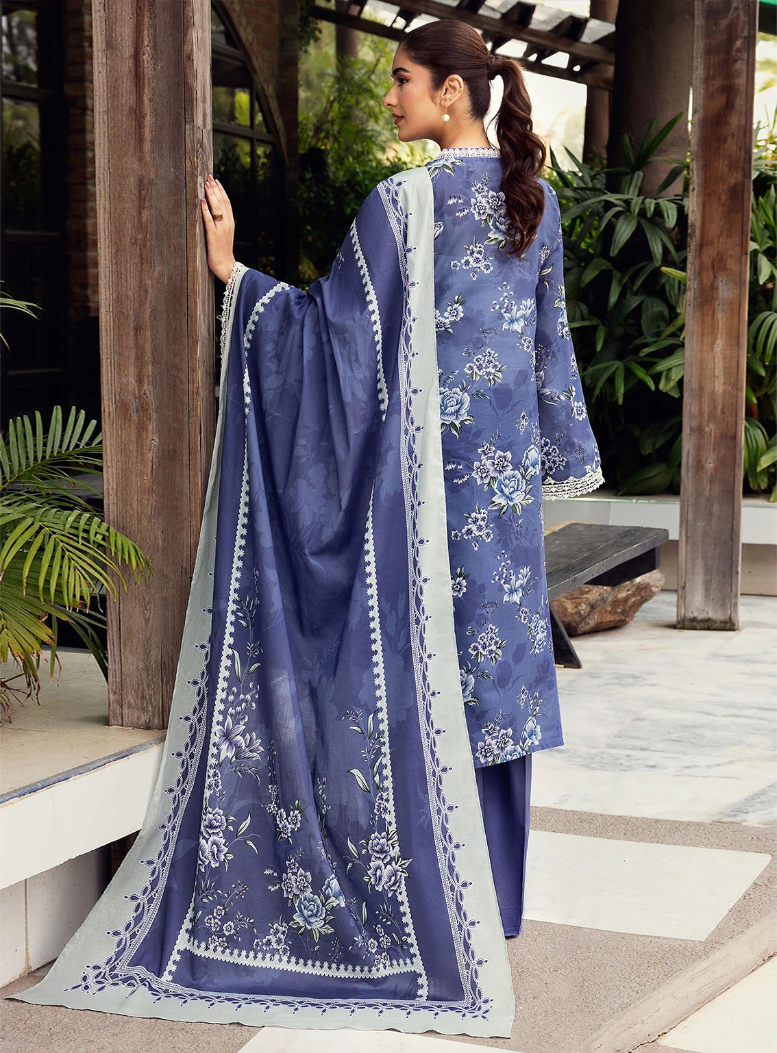 Umang By Motifz Luxury Embroidered Lawn 3 Piece Unstitched Suit MT25ULL D-5572 MAISIE Umang By Motifz Luxury Embroidered Lawn 3 Piece Unstitched Suit MT25ULL D-5572 MAISIE