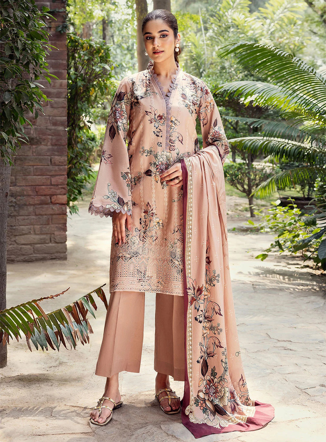 Umang By Motifz Luxury Embroidered Lawn 3 Piece Unstitched Suit MT25ULL D-5573 EZRA Umang By Motifz Luxury Embroidered Lawn 3 Piece Unstitched Suit MT25ULL D-5573 EZRA